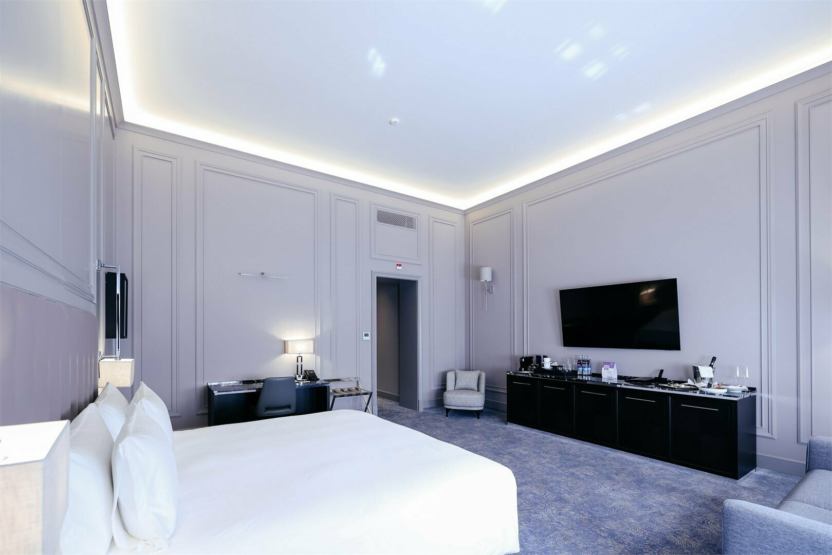 Люкс Кваренги с видом на Итальянскую улицу