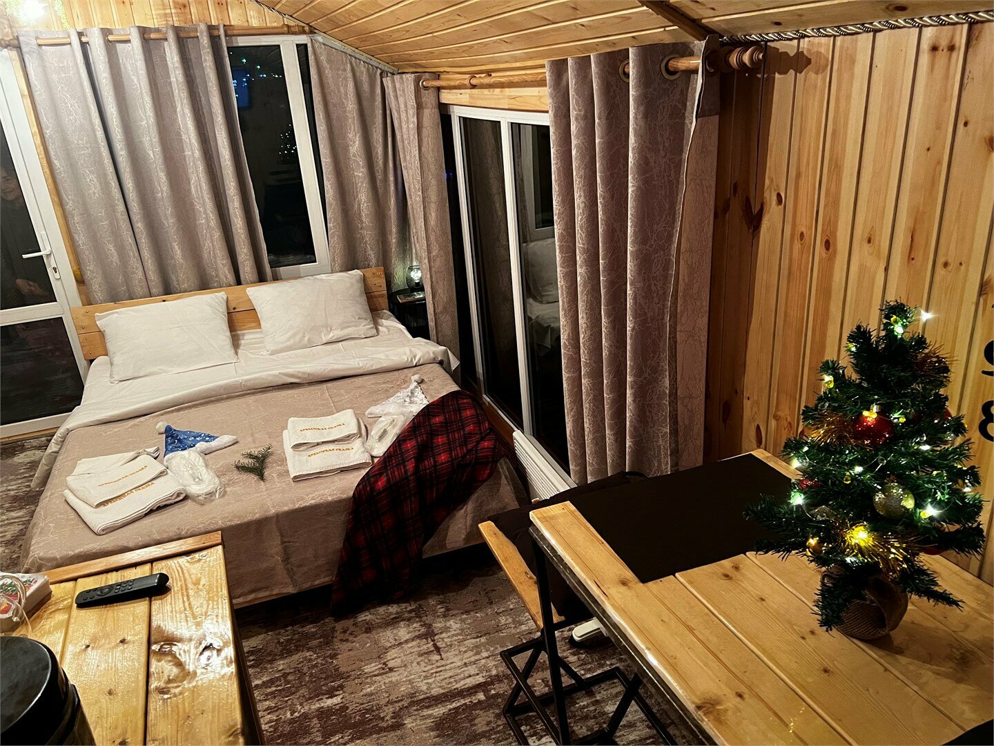 Студия на высоте 6 (двухспальная кровать, раскладное кресло)