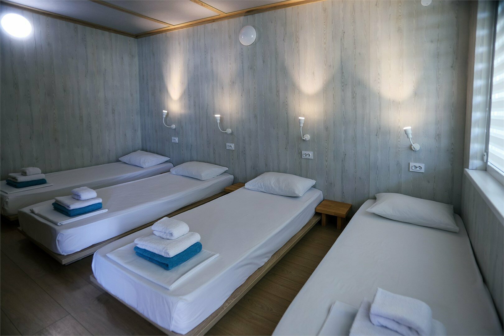 Дзен 4 местный