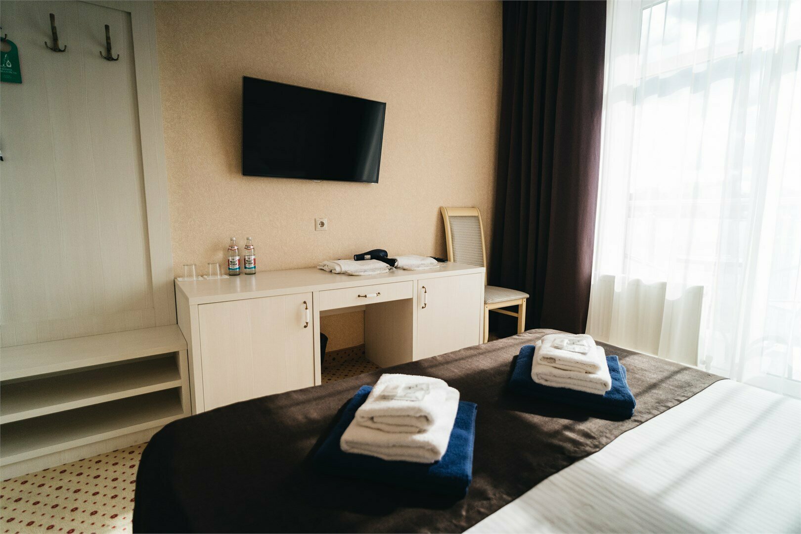 Двухместный номер Delux с кроватью размера "KingSize" и балконом