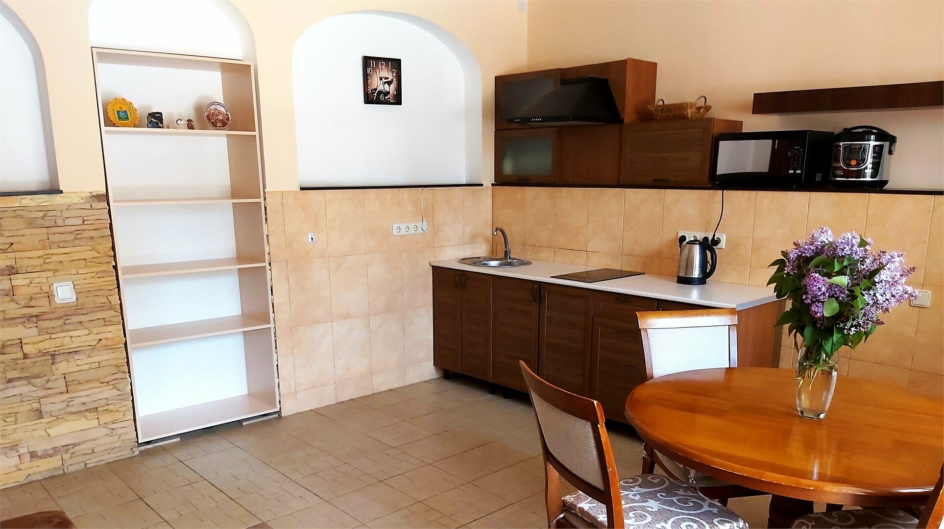 Люкс 19, 1й этаж, отдельный вход