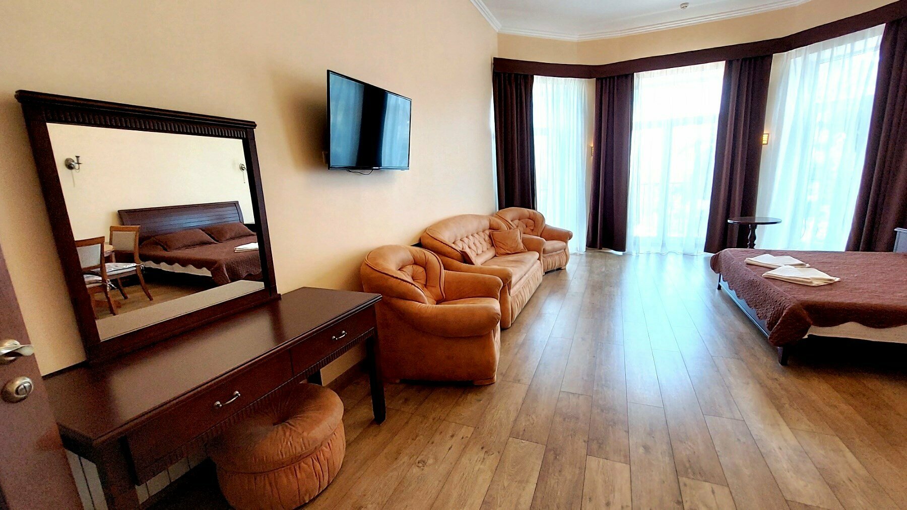 Полулюкс VIP 16, 2й этаж, вид на море