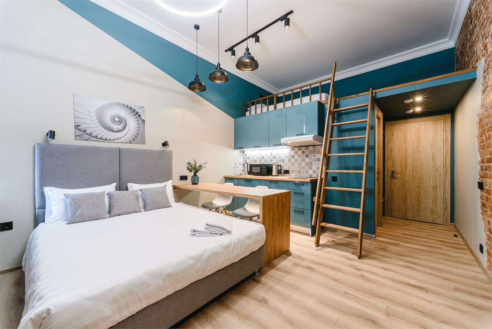 Двухуровневый четырехместный номер