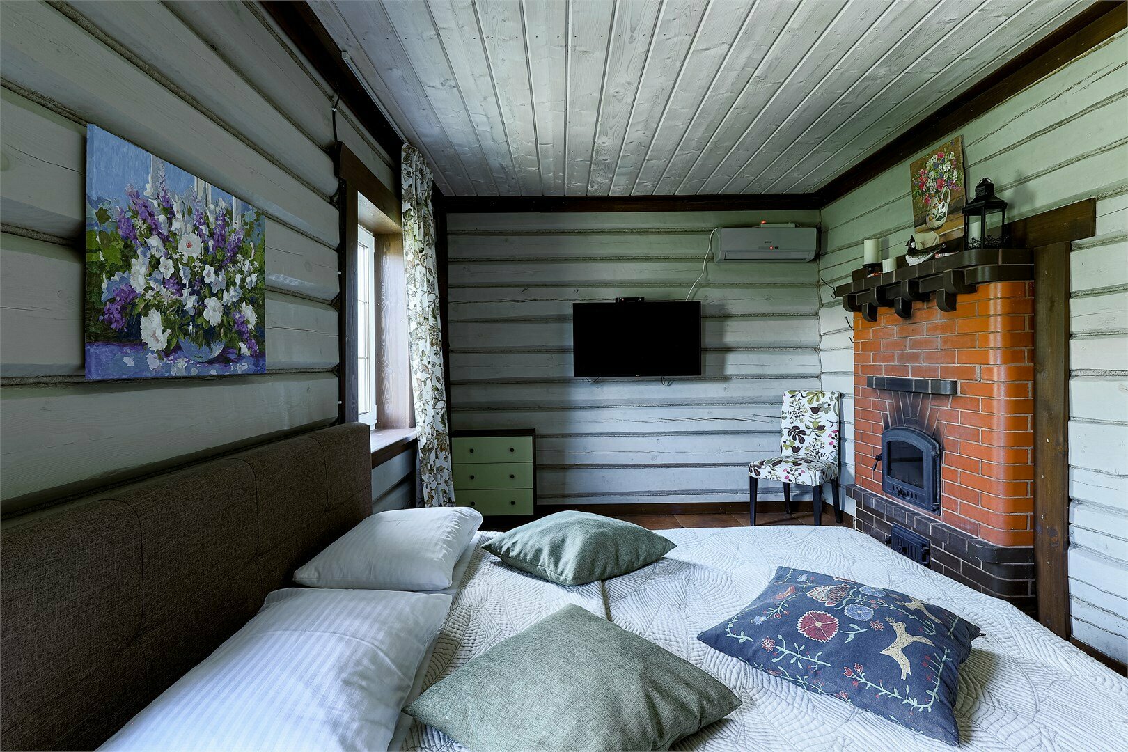 Коттедж с камином и сауной