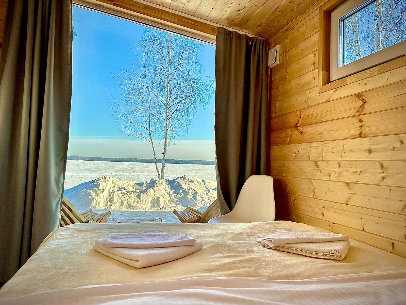 Дом с видом на озеро