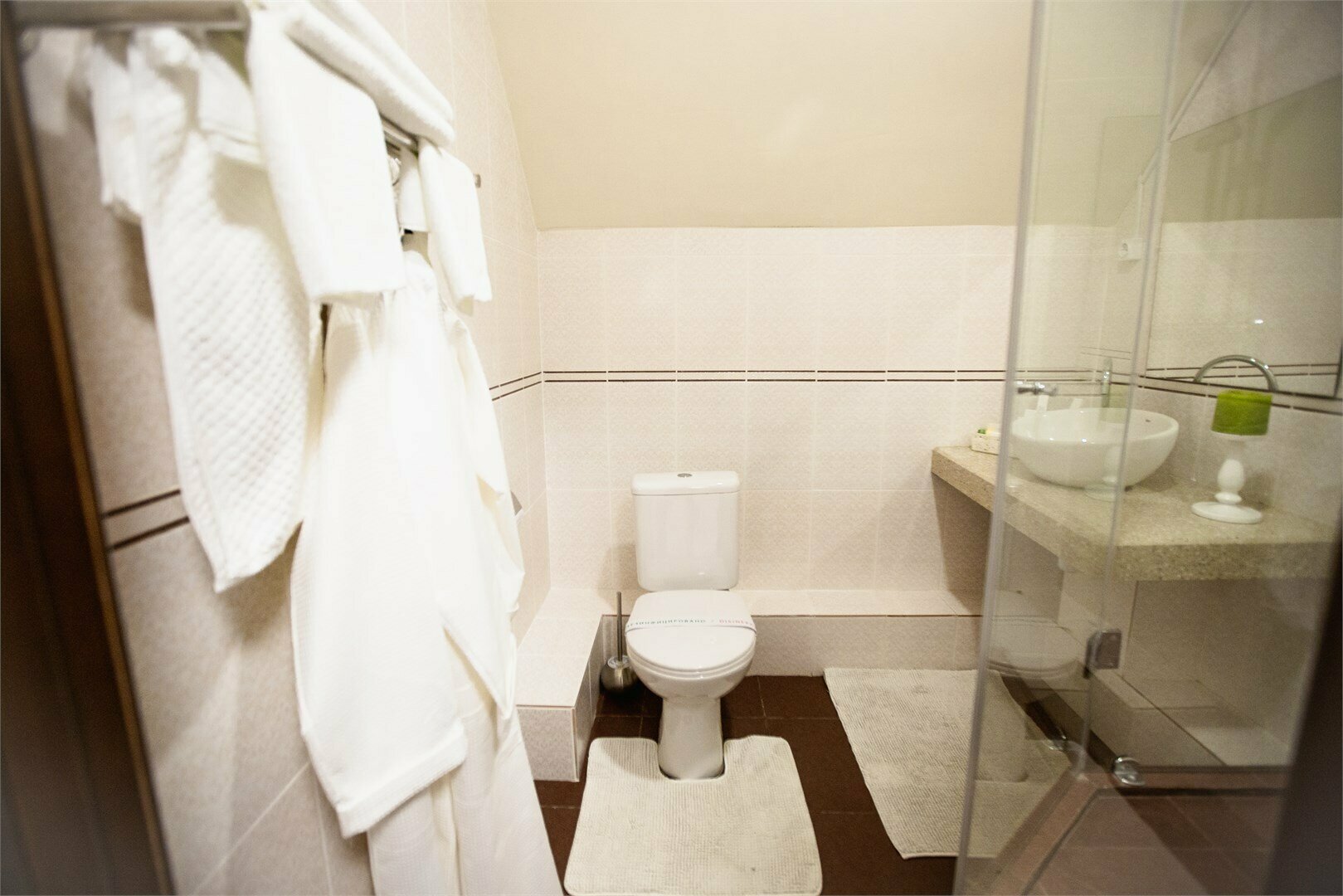 Улучшенный двухместный номер с 1 кроватью или 2 отдельными кроватями