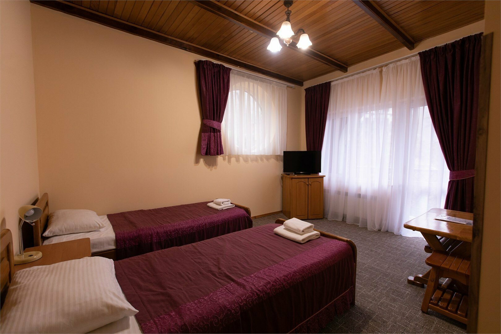 Двухместный номер с 2 отдельными кроватями и балконом