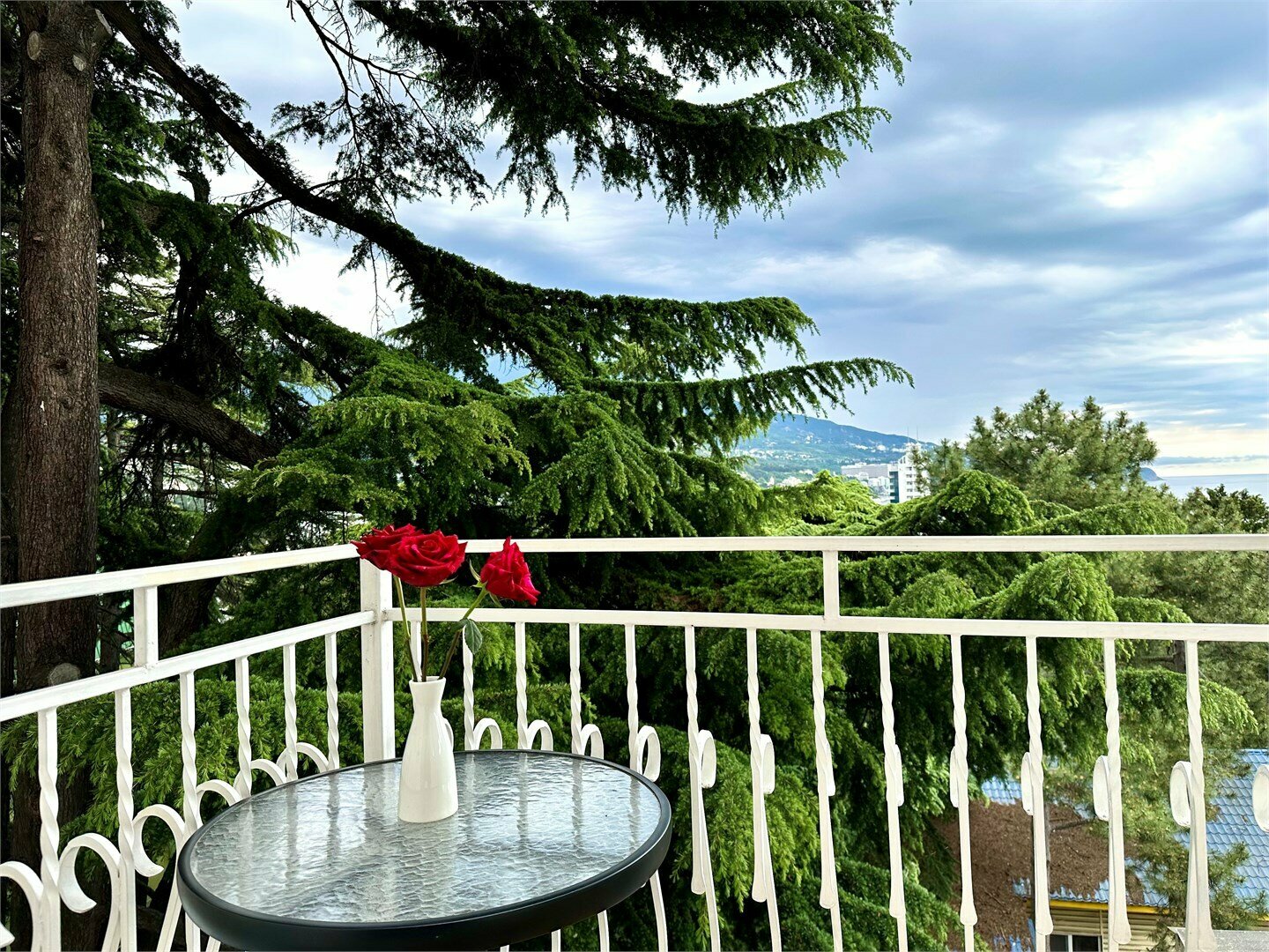 Номера Комфорт с балконом с двумя раздельными кроватями с видом на море