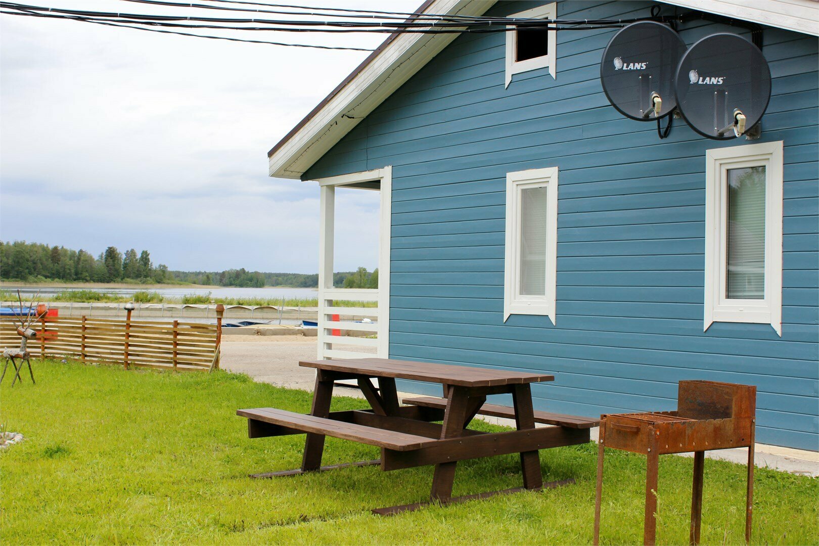 6ти местный одноэтажный коттедж с 3мя спальнями, 2мя двуспальными кроватями и 2мя односпальными