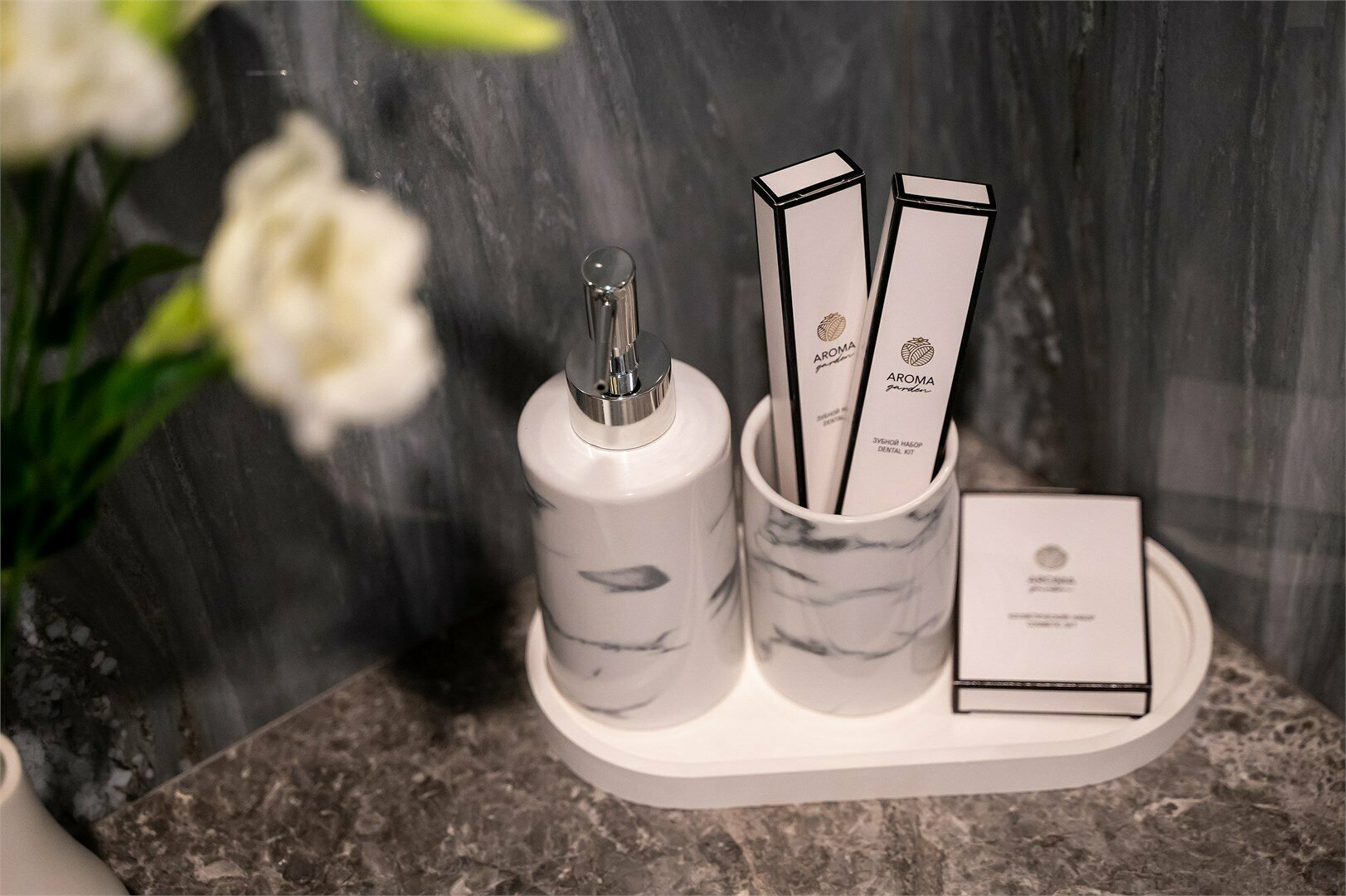 Студия с видом на парк и балконом