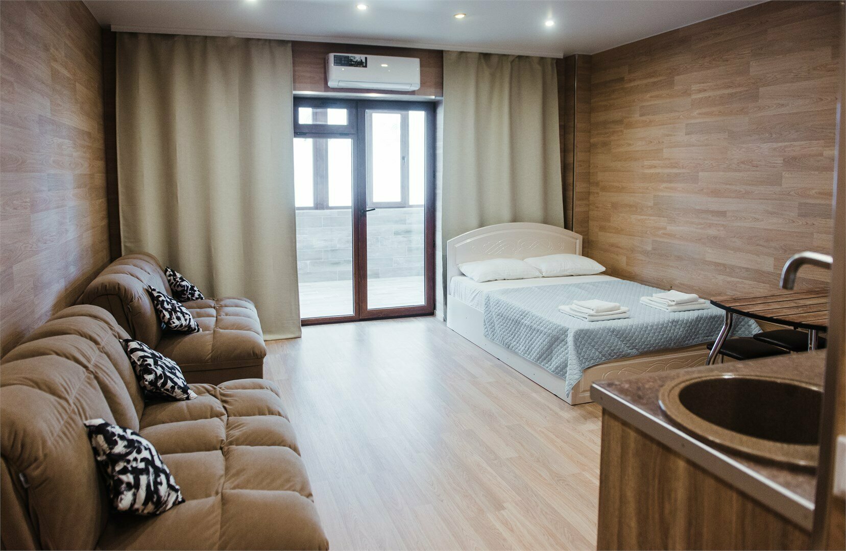 Апартамент-студия с террасой №2 КК "Мое лето"