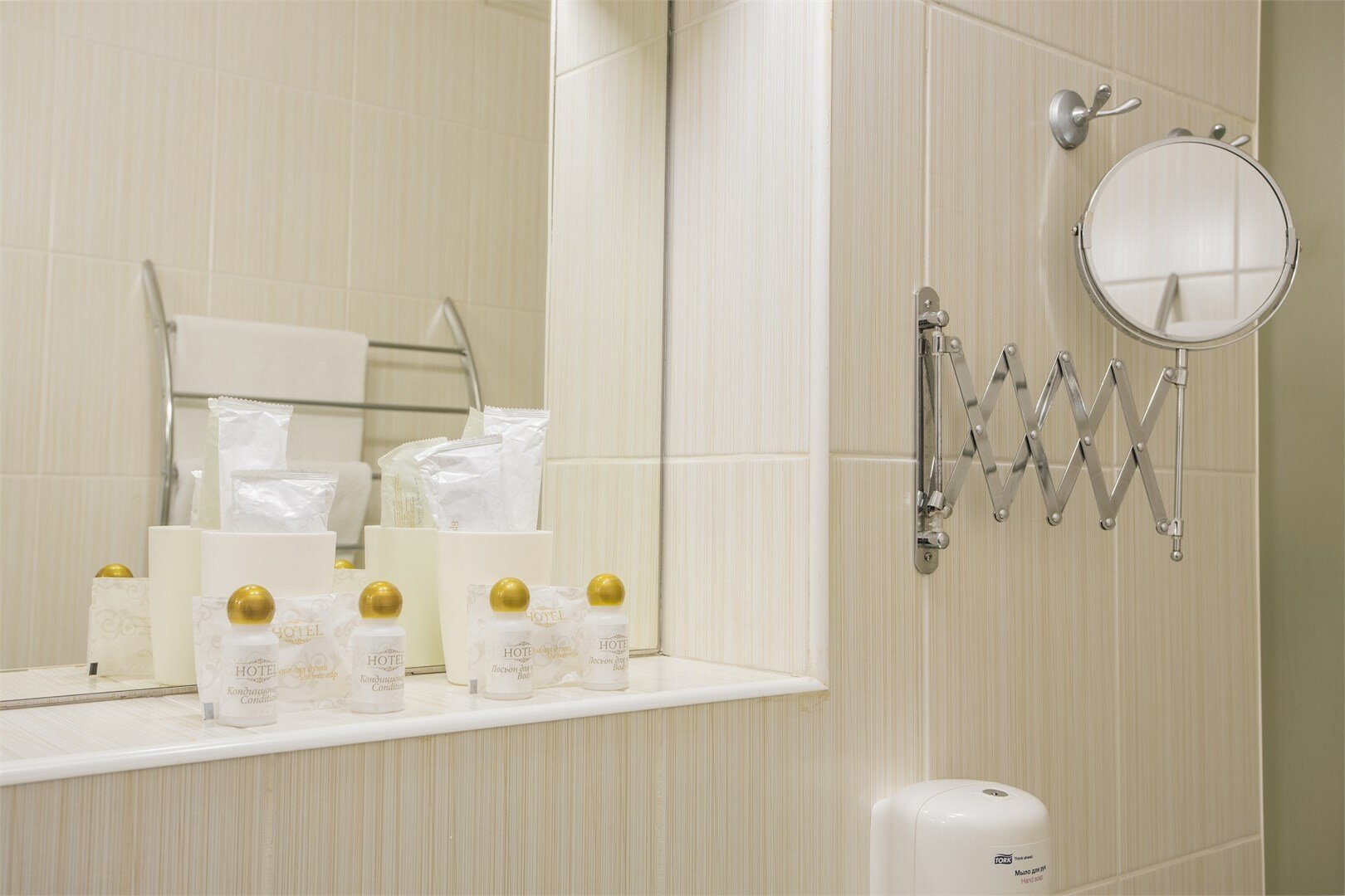 Джуниор Сюит