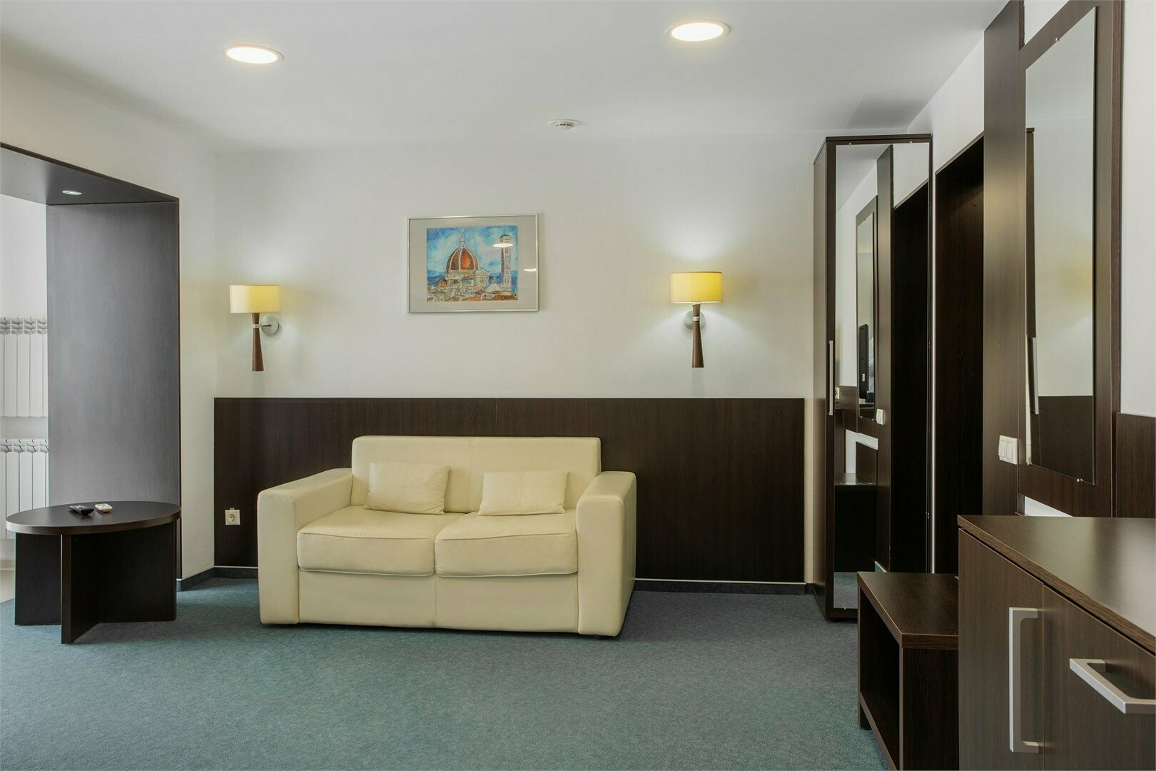 Джуниор Сюит