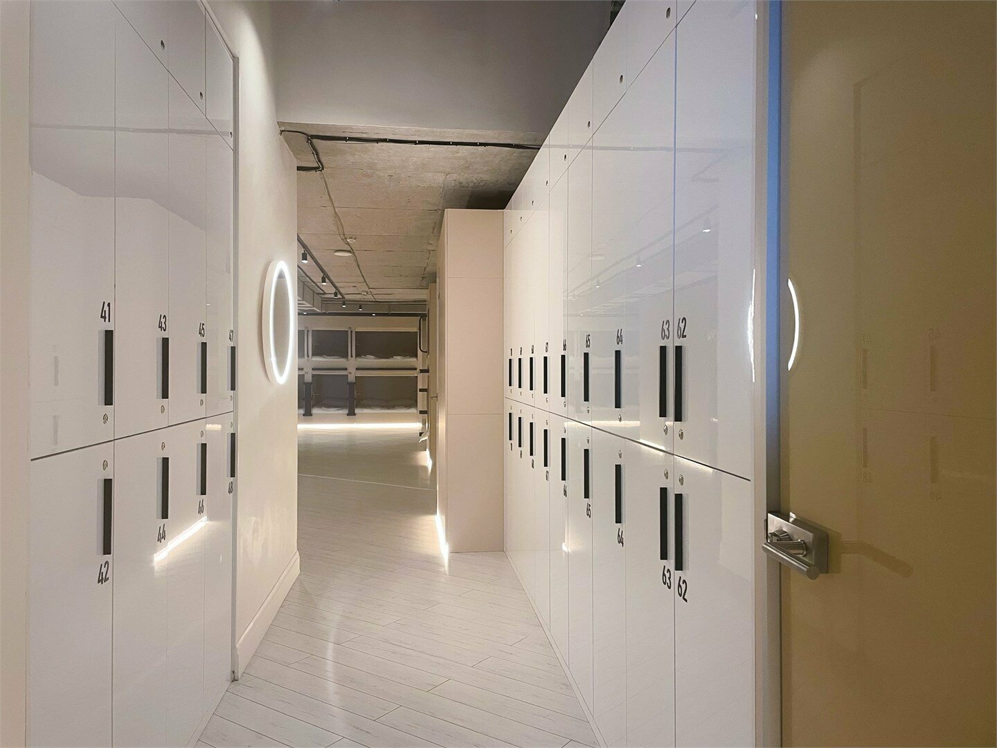 Двухместная капсула в общей зоне (верх)