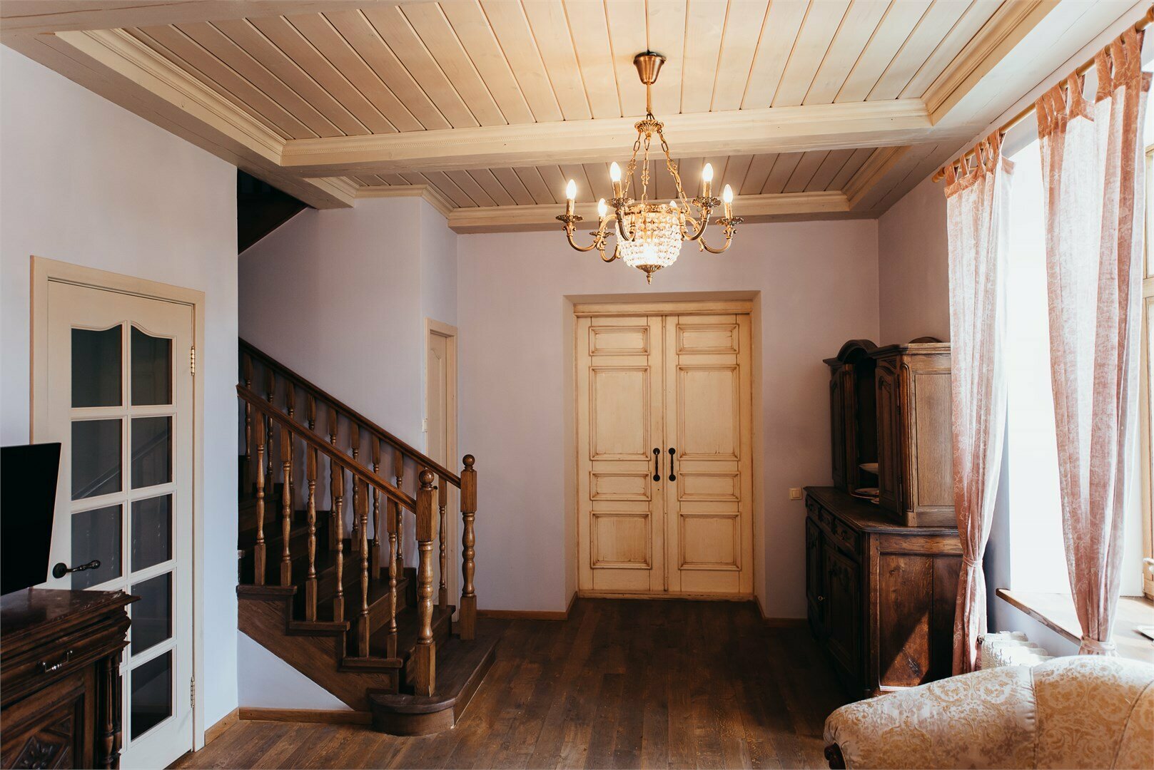 Левое крыло дома с мезонином