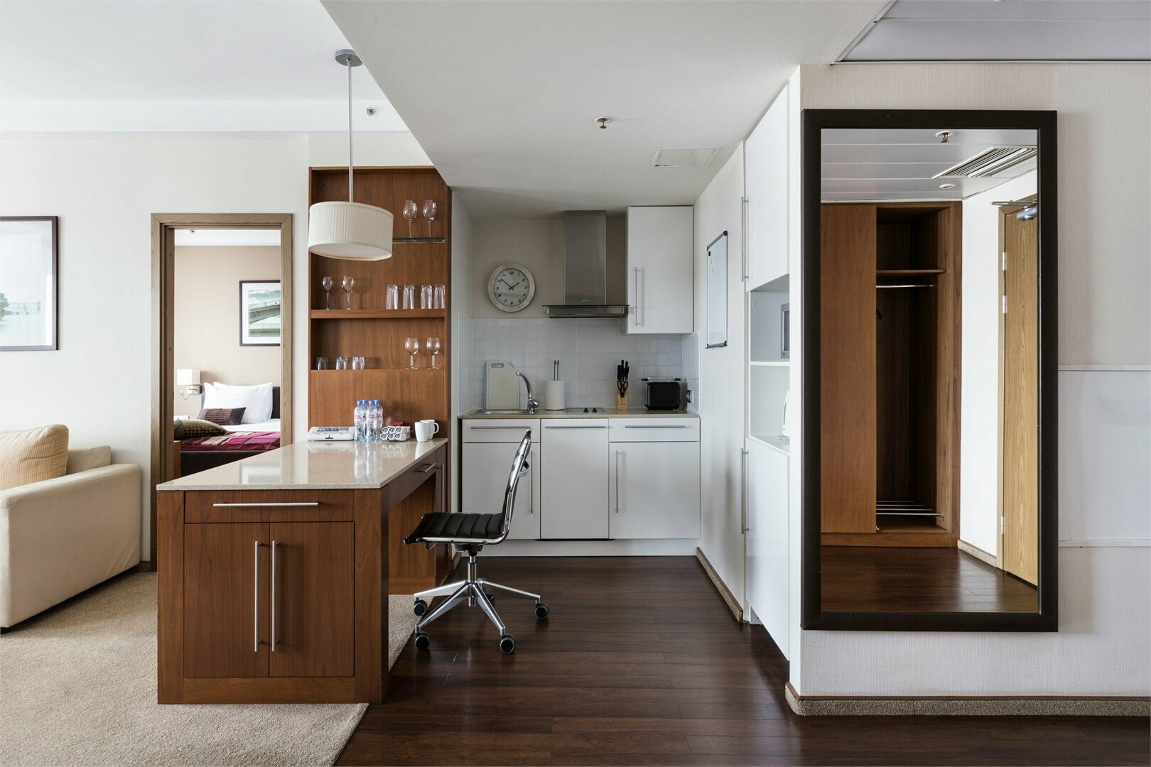 Апартаменты с двумя спальными и кухней