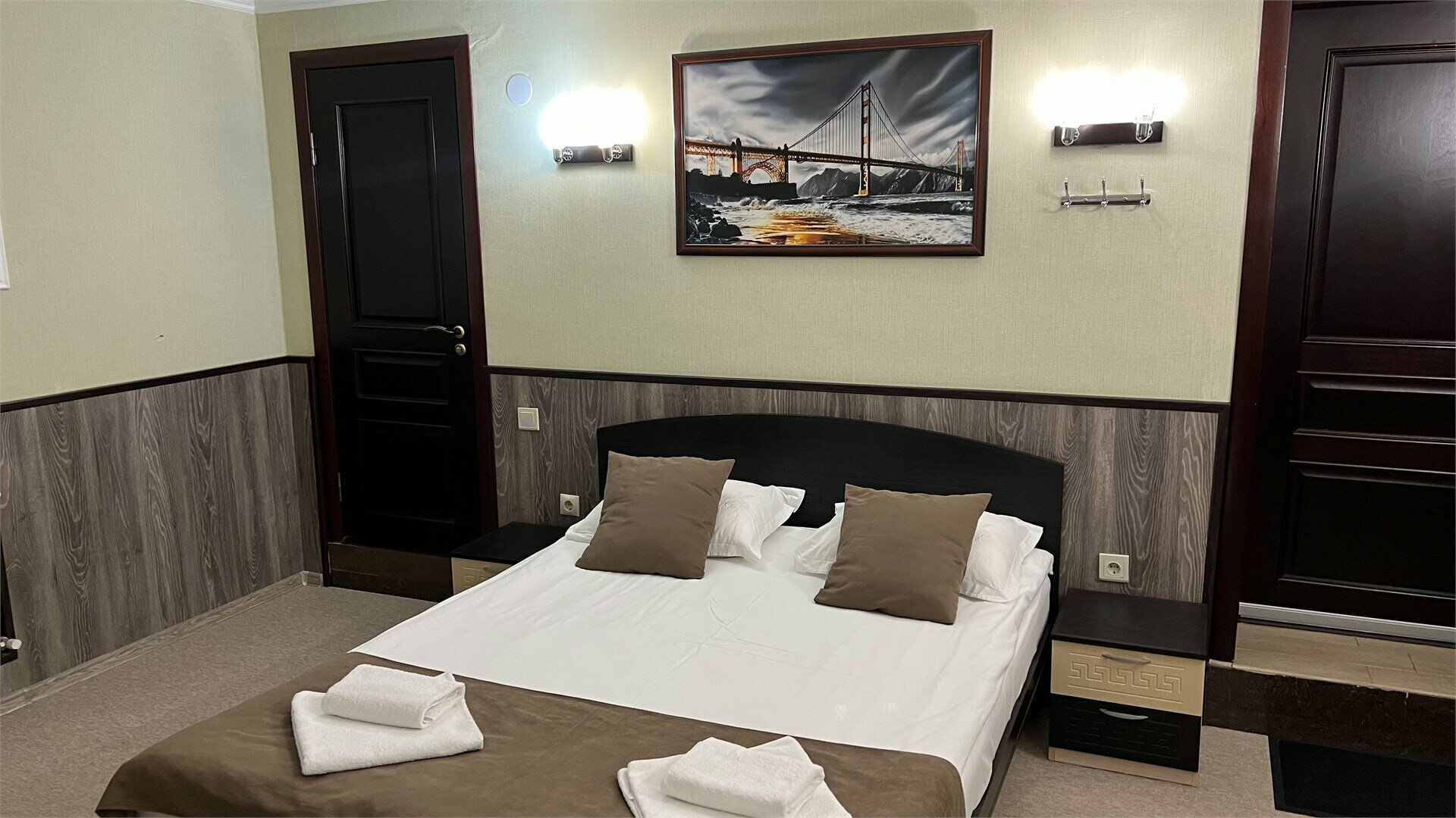 Стандарт двухместный с 1 двуспальной кроватью (Цокольный этаж)