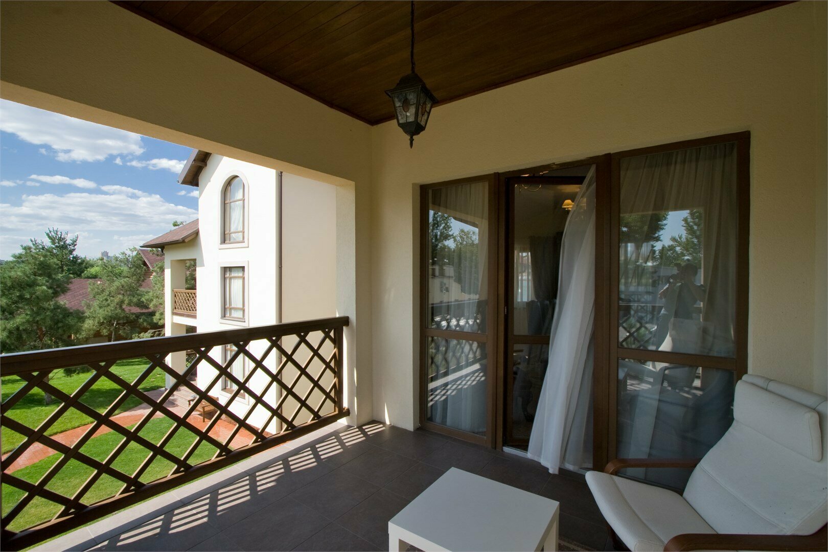 Апартаменты 203