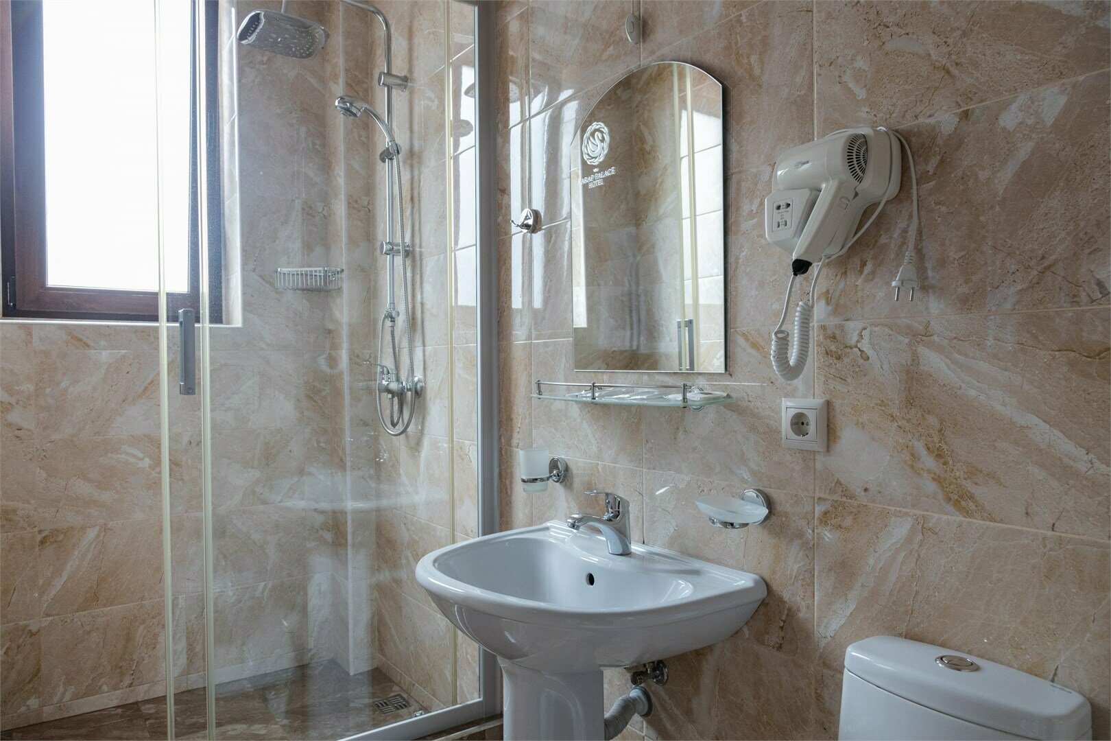 Люкс с балконом и видом на внутренний двор