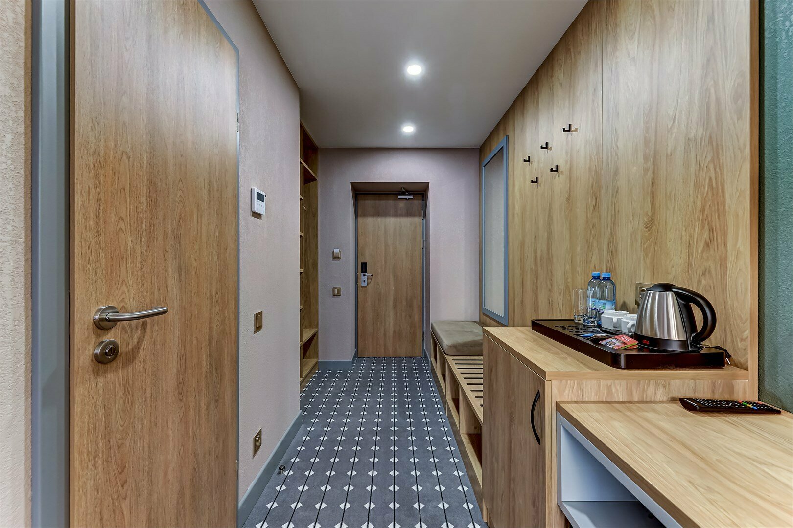 Джуниор Сюит