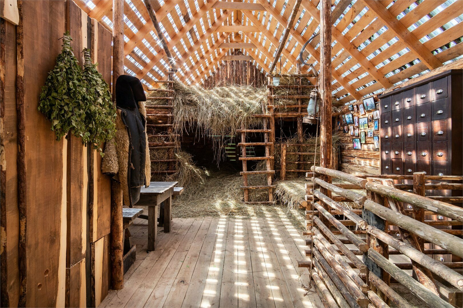 арт-дом  «Сарай Сараев».  Авторы АБ  «Manipulazio ne internazionale» и арт-группа «Mississippi »