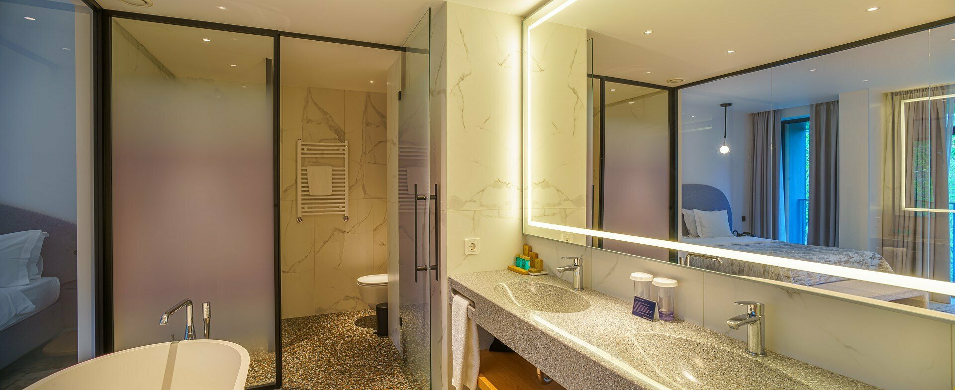 ПРЕДСТАВИТЕЛЬСКИЙ ЛЮКС С МАССАЖЕРОМ ДЛЯ НОГ YAMAGUCHI