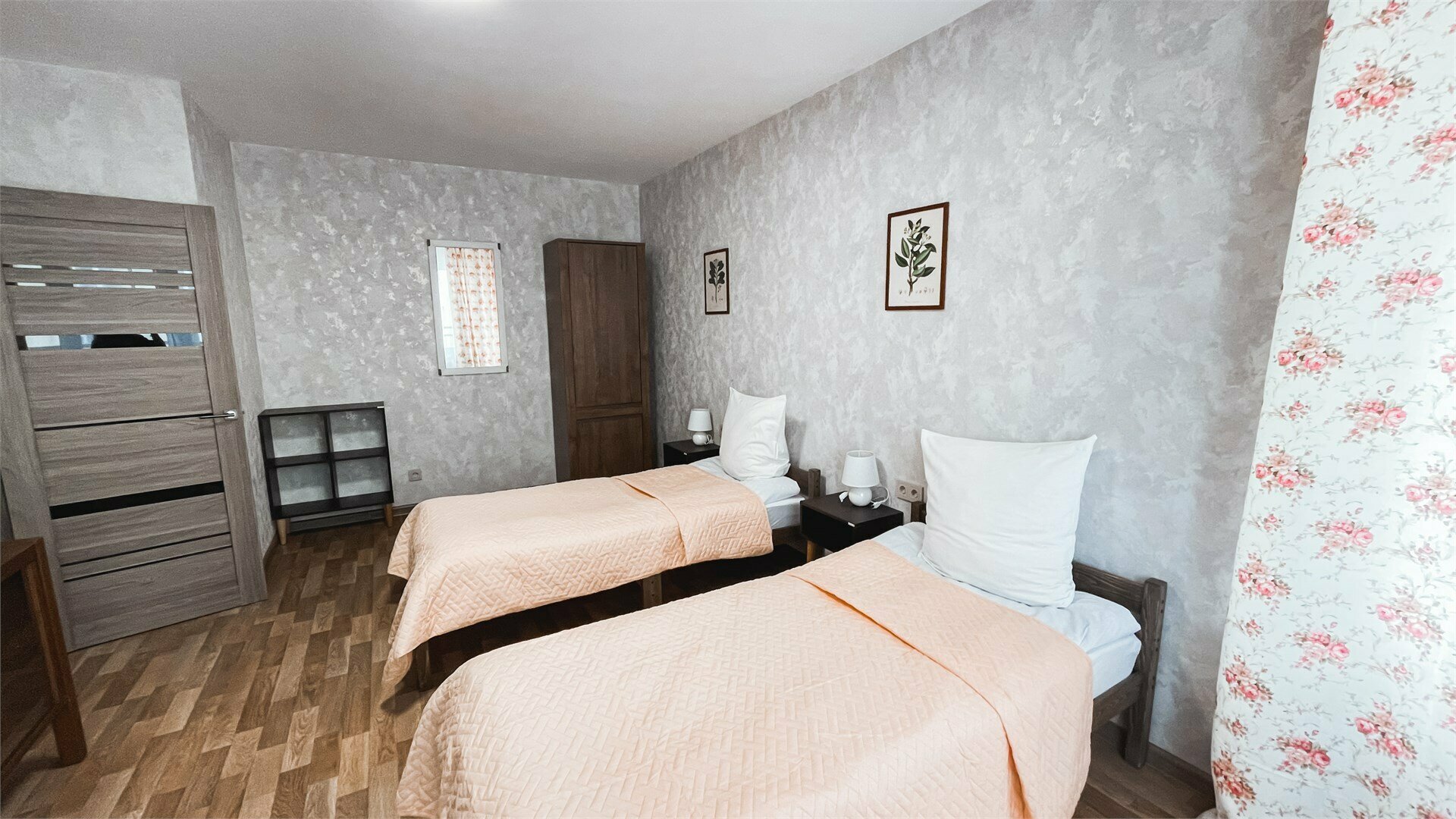 Улучшенный двухместный номер с 2 отдельными кроватями