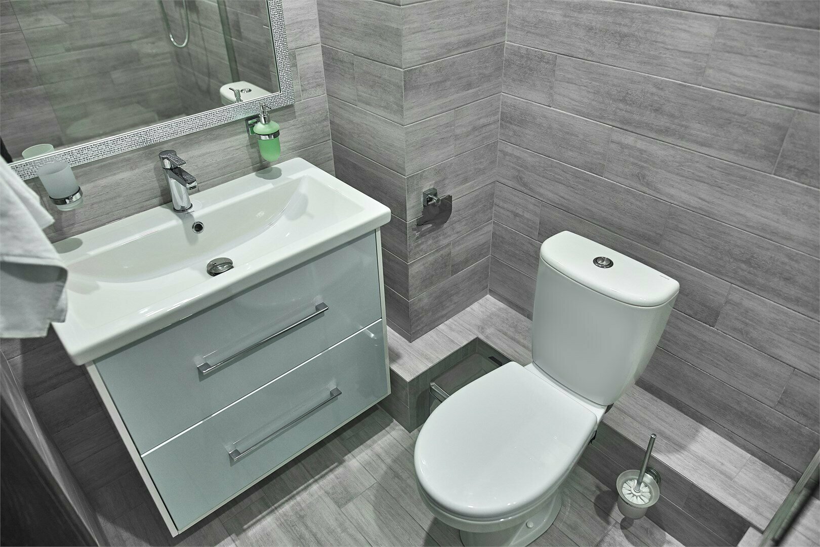 Номер с двумя двуспальными кроватями (4)