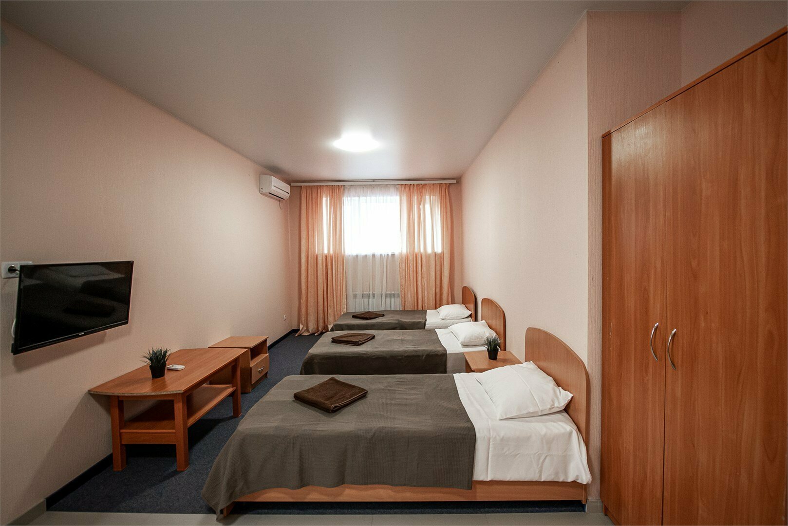 Трехместный номер  4эт. без кондиционера