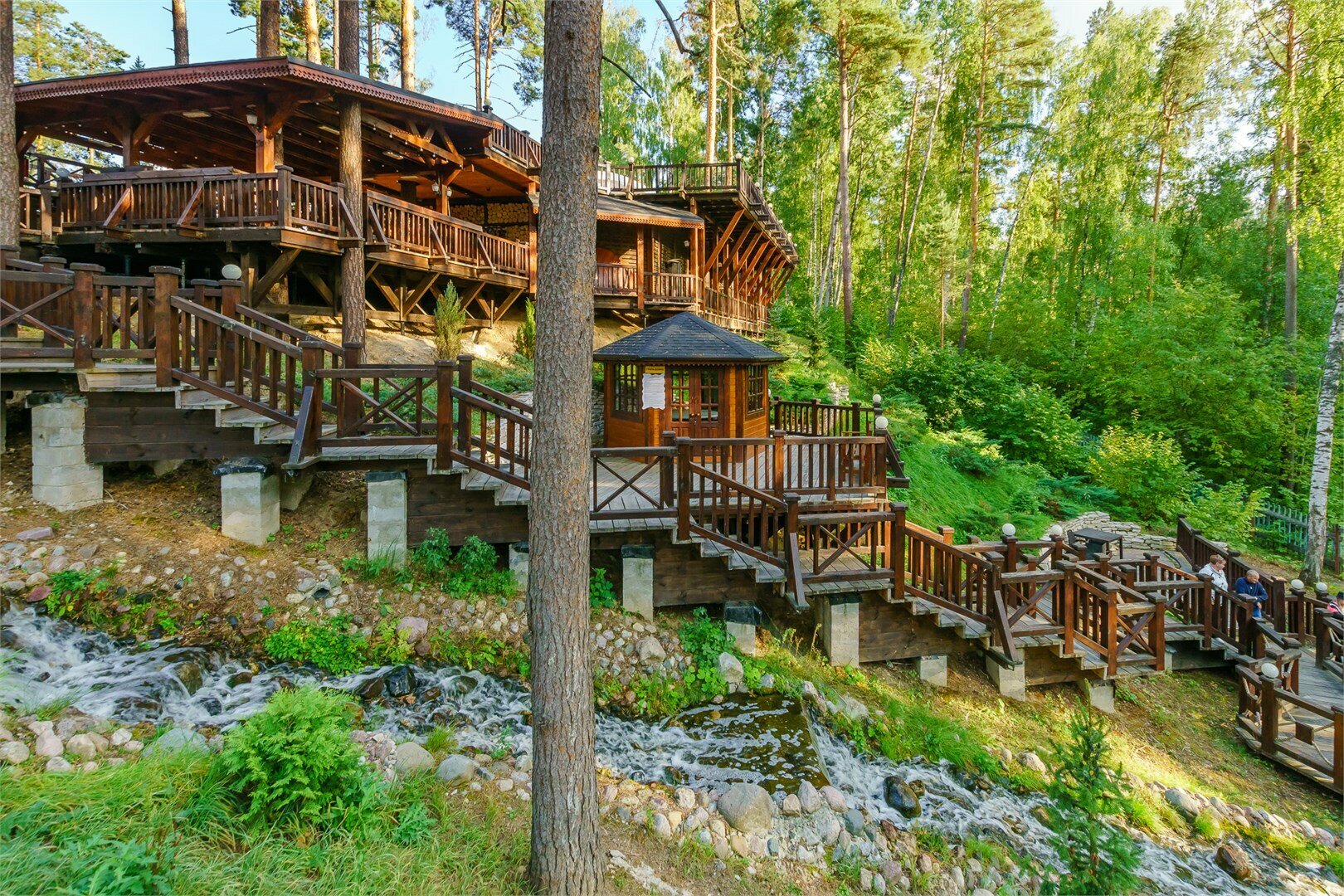 Улучшенный номер с кроватью размера «queen-size»