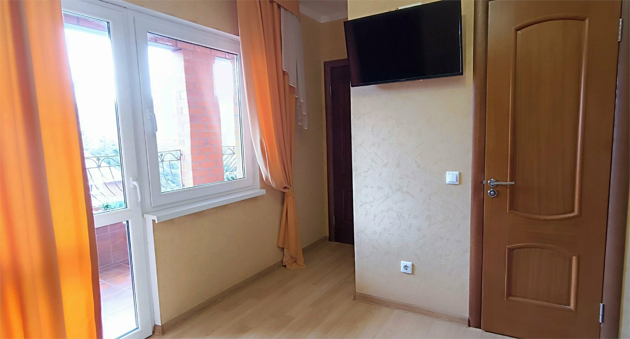 Двухкомнатный номер "Комфорт" трехместный с большой лоджией