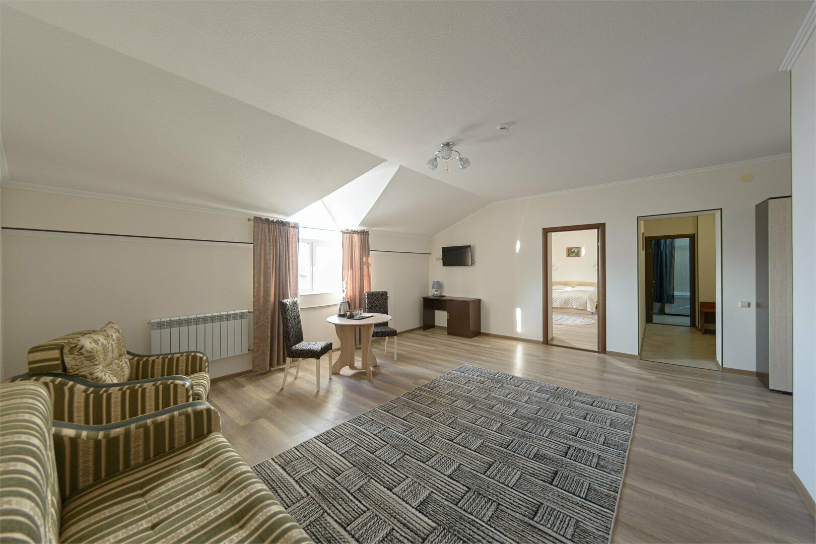 Полулюкс двухкомнатный 406