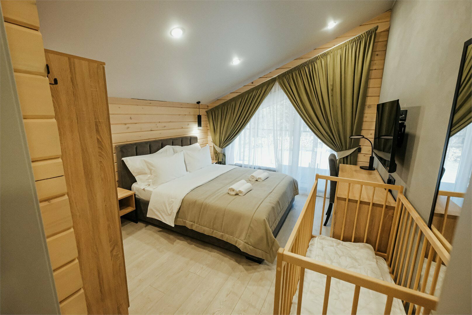 Коттедж с видом на лес