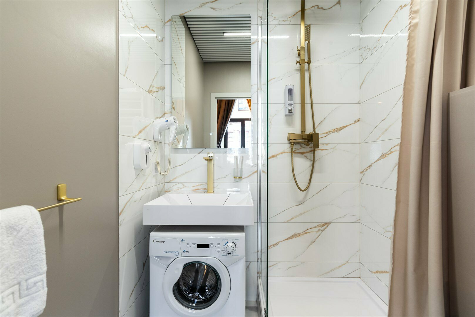 Апартаменты 2-уровневые с Алисой, 30 кв.м.