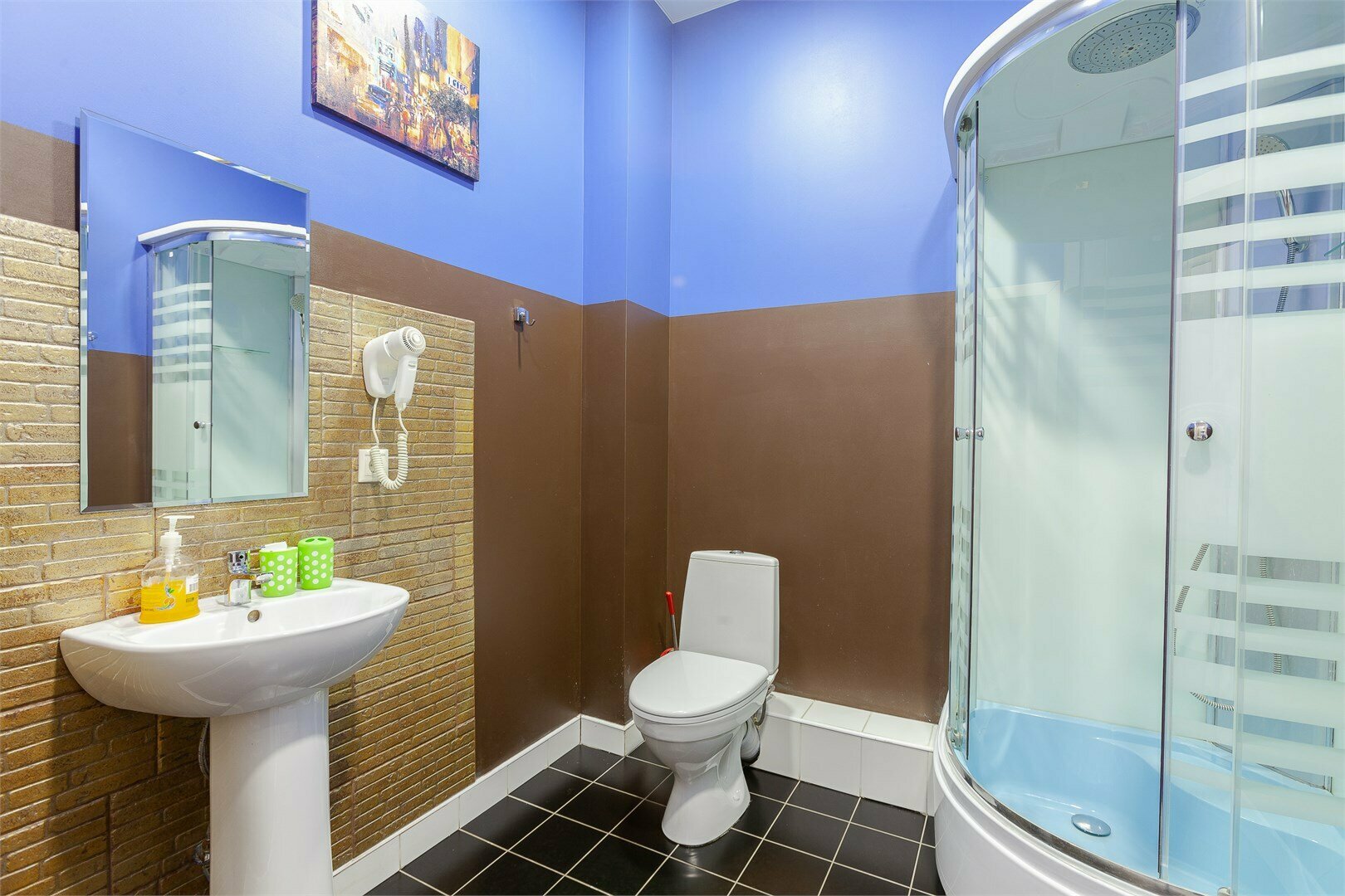 301 - Семейный номер с кухней и с 4 раздельными кроватями, электрокамином, бесплатная стоянка