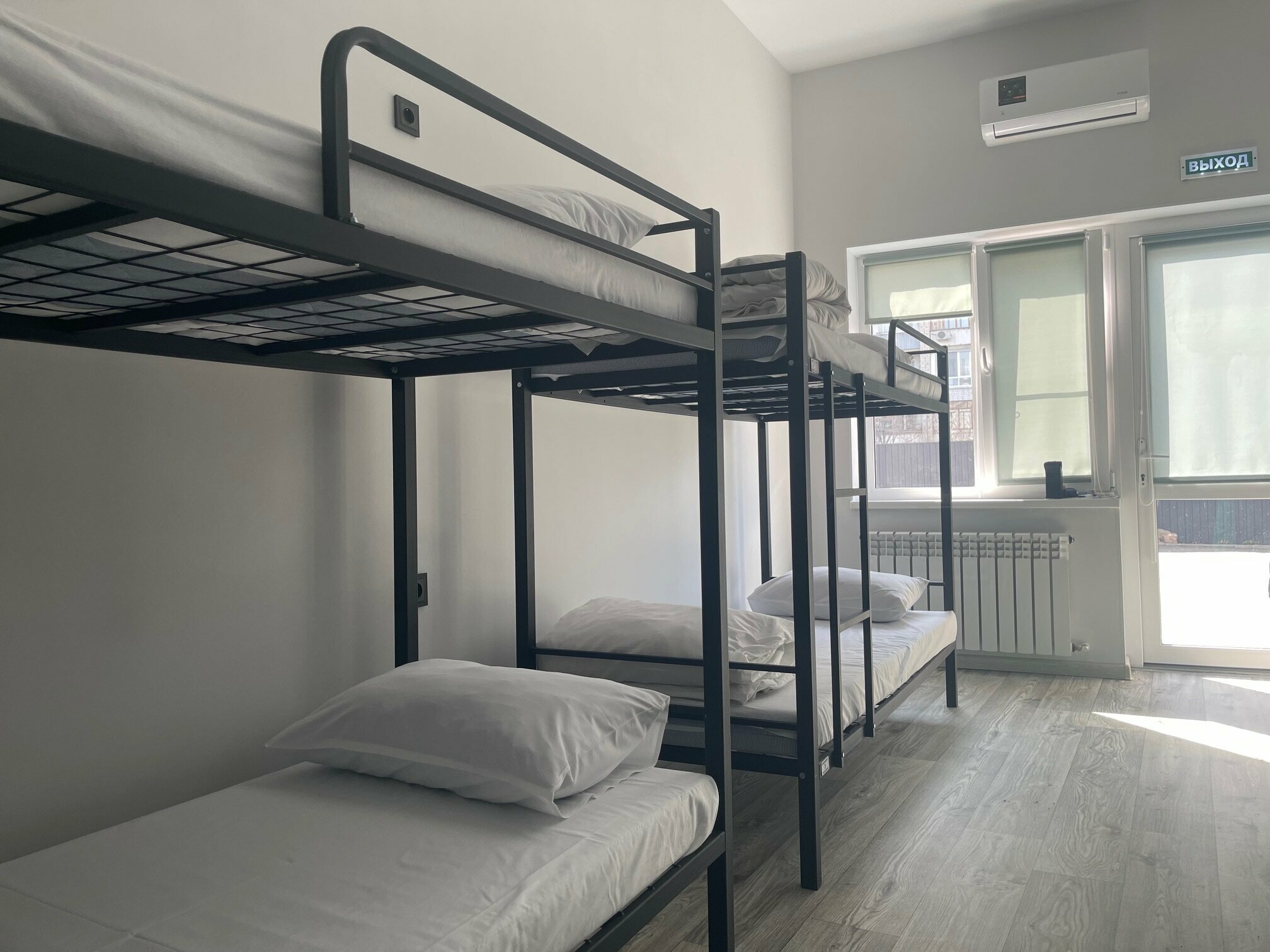 Общий номер для женщин с 8 кроватями