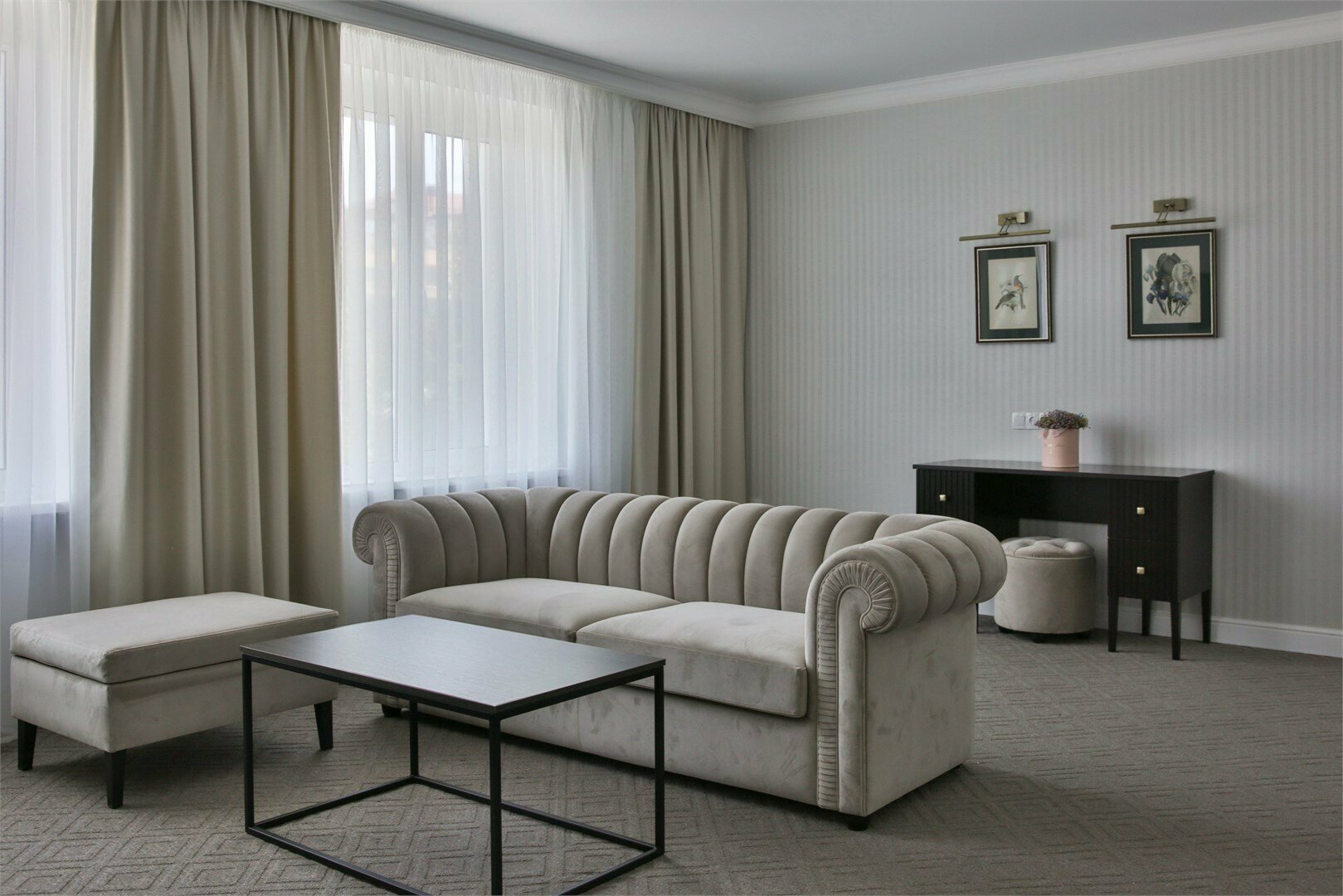 Двухкомнатный полулюкс  с одной двуспальной кроватью