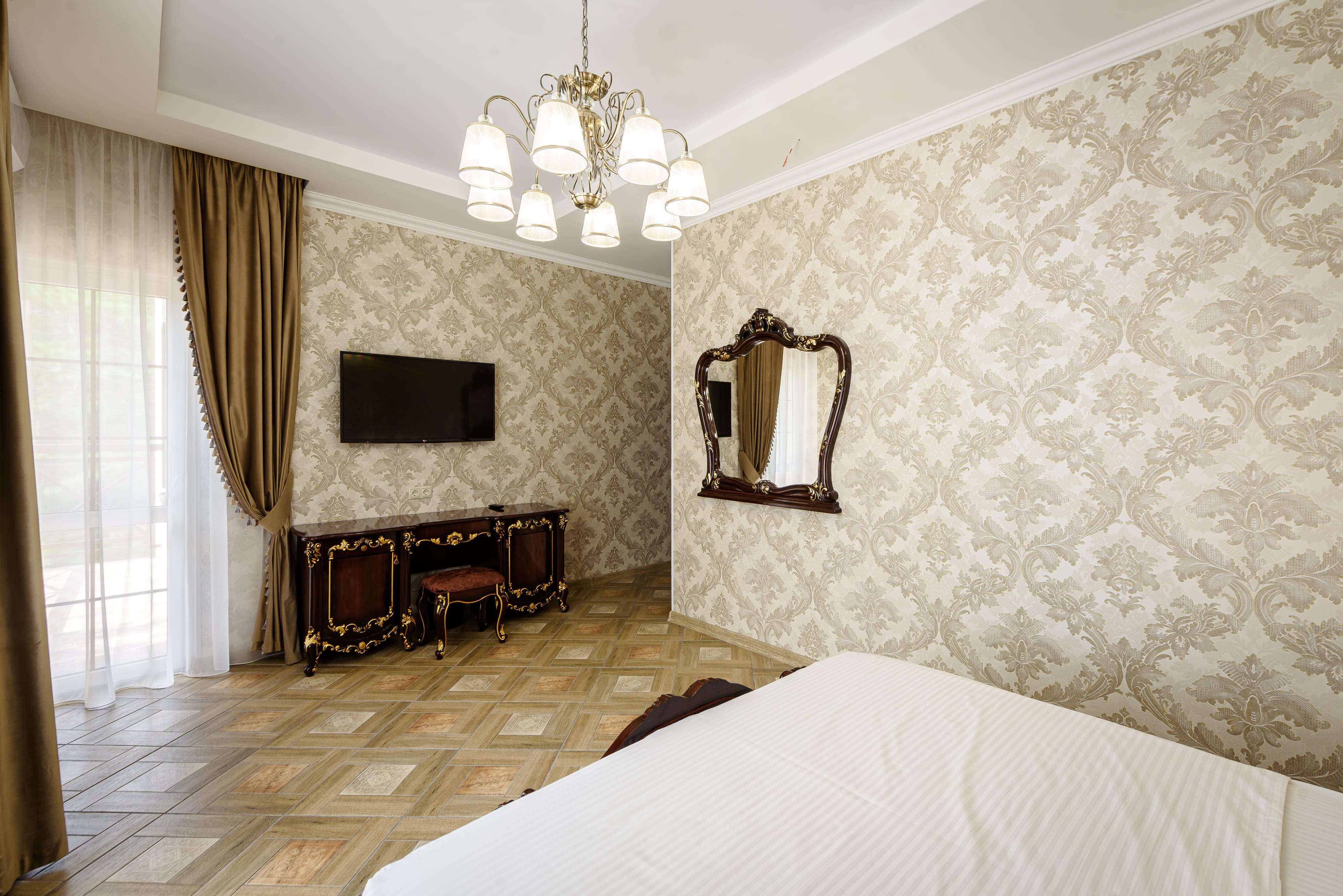 Люкс 2-х комнатный с балконом, вид на озеро и лес (2-3 этаж), до 4-х гостей