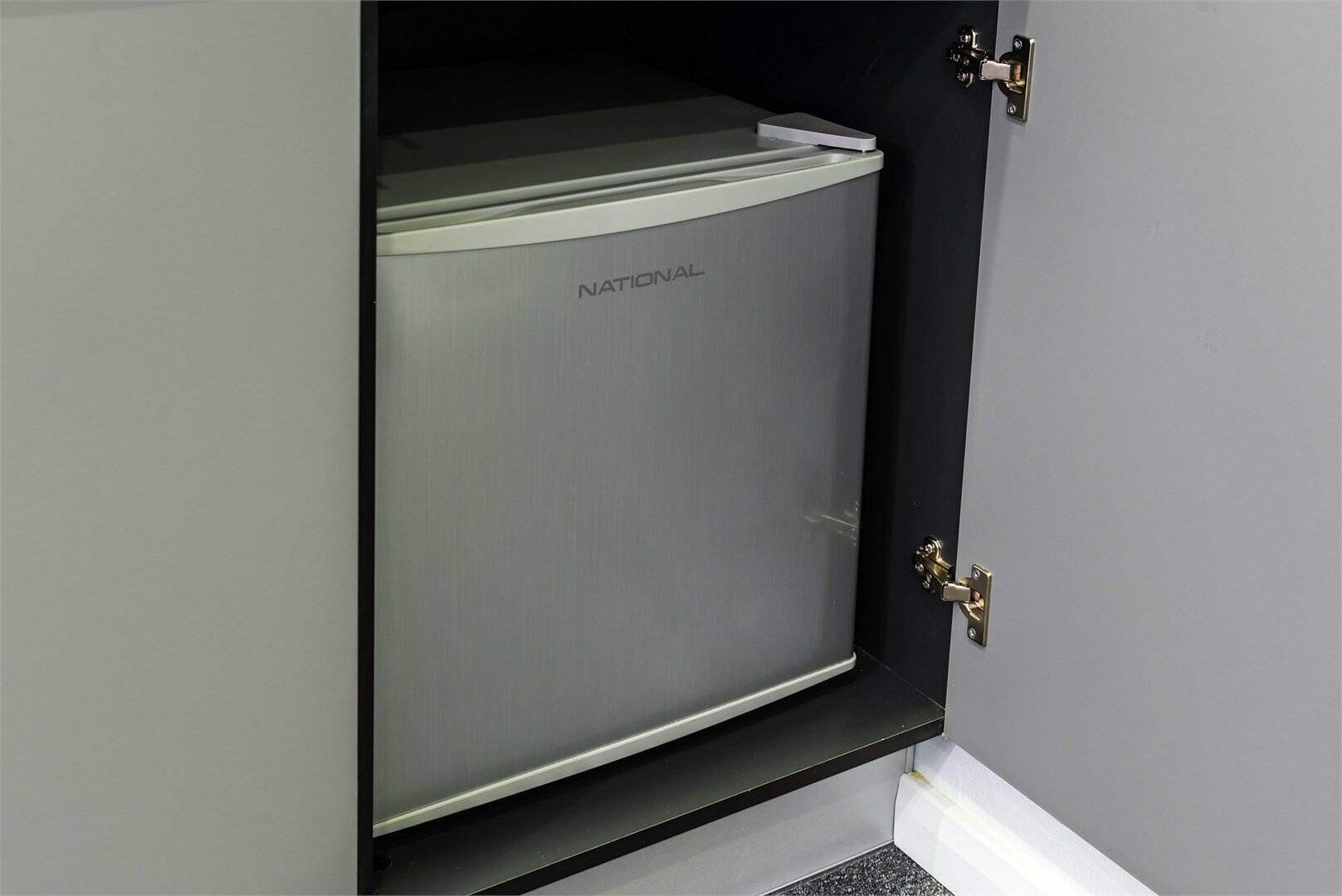 Студия с диваном