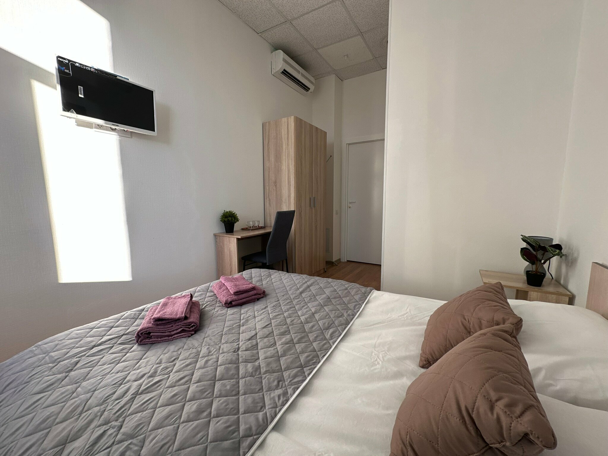 Двухместный стандарт с двуспальной кроватью на 5 этаже без лифта