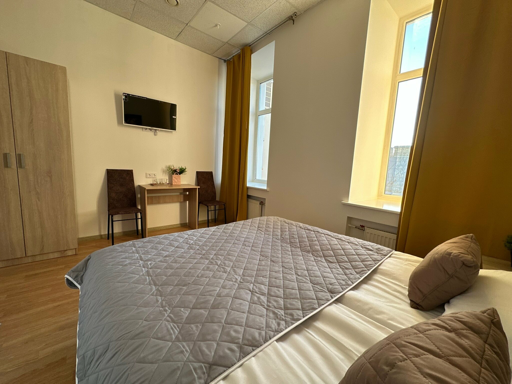 Двухместный стандарт с двуспальной или двумя односпальными кроватями на 5 этаже