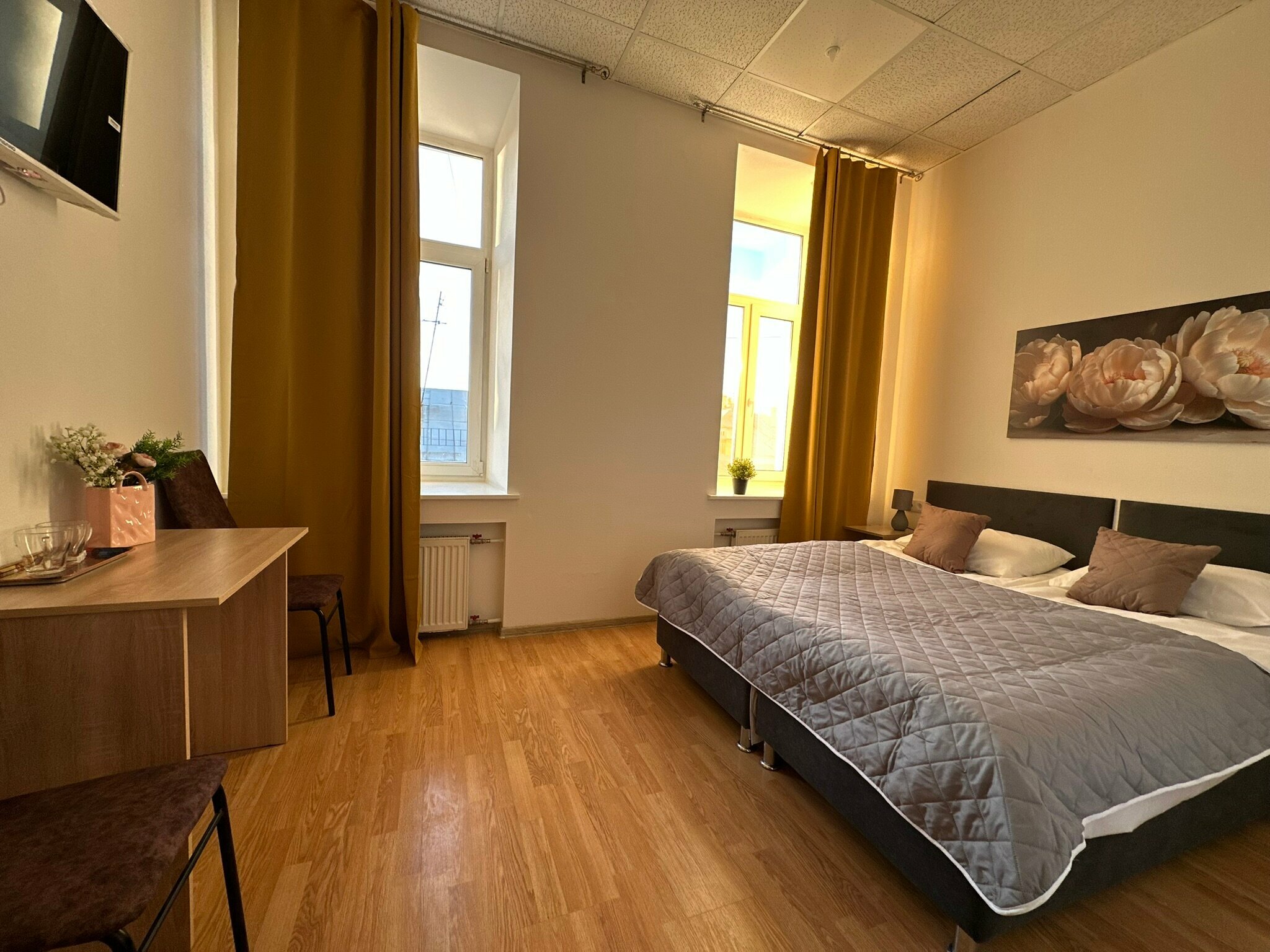 Двухместный стандарт с двуспальной или двумя односпальными кроватями на 5 этаже