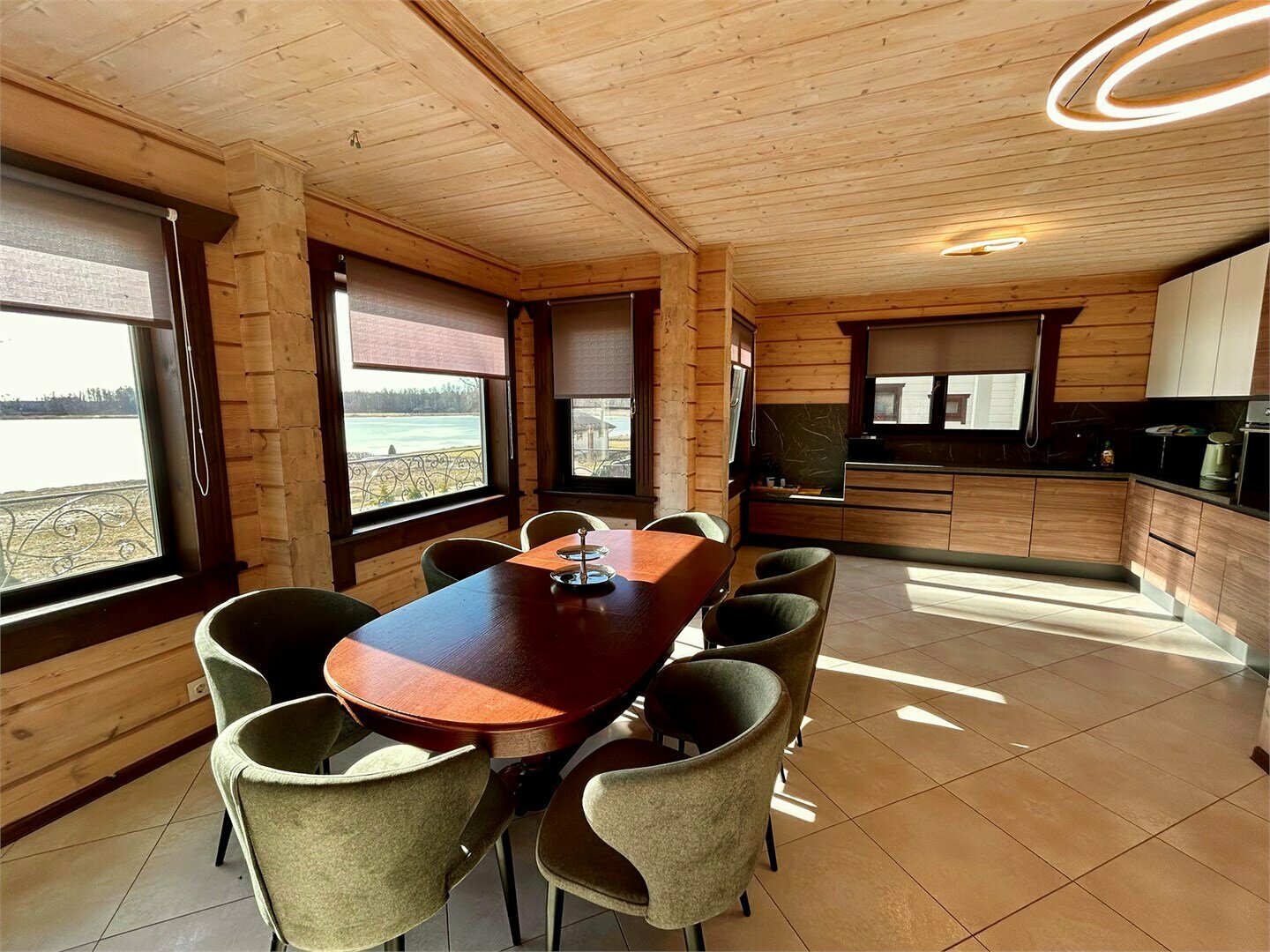 Дом с 5 спальнями