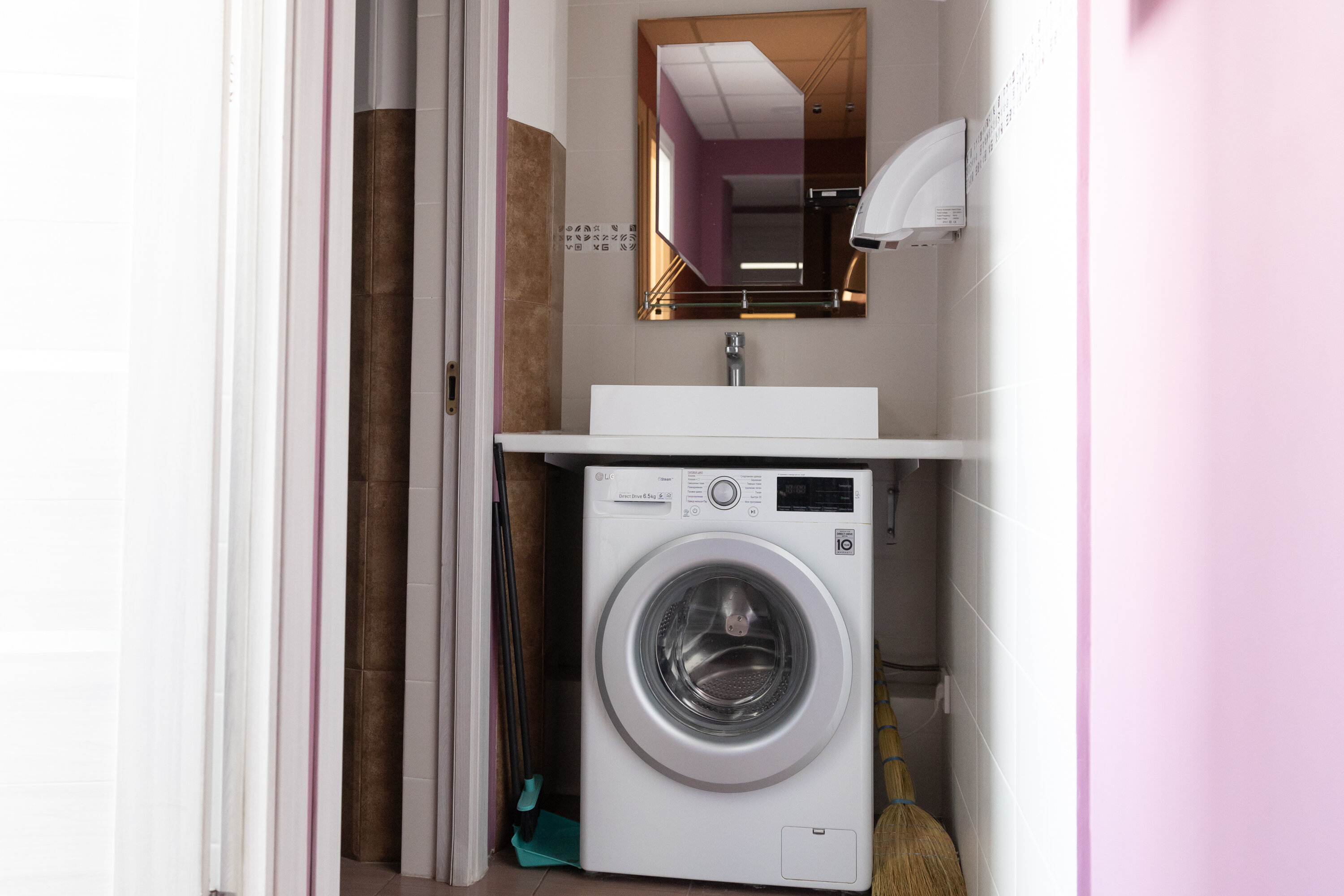 Кровать в общем 4-местном номере для мужчин и женщин