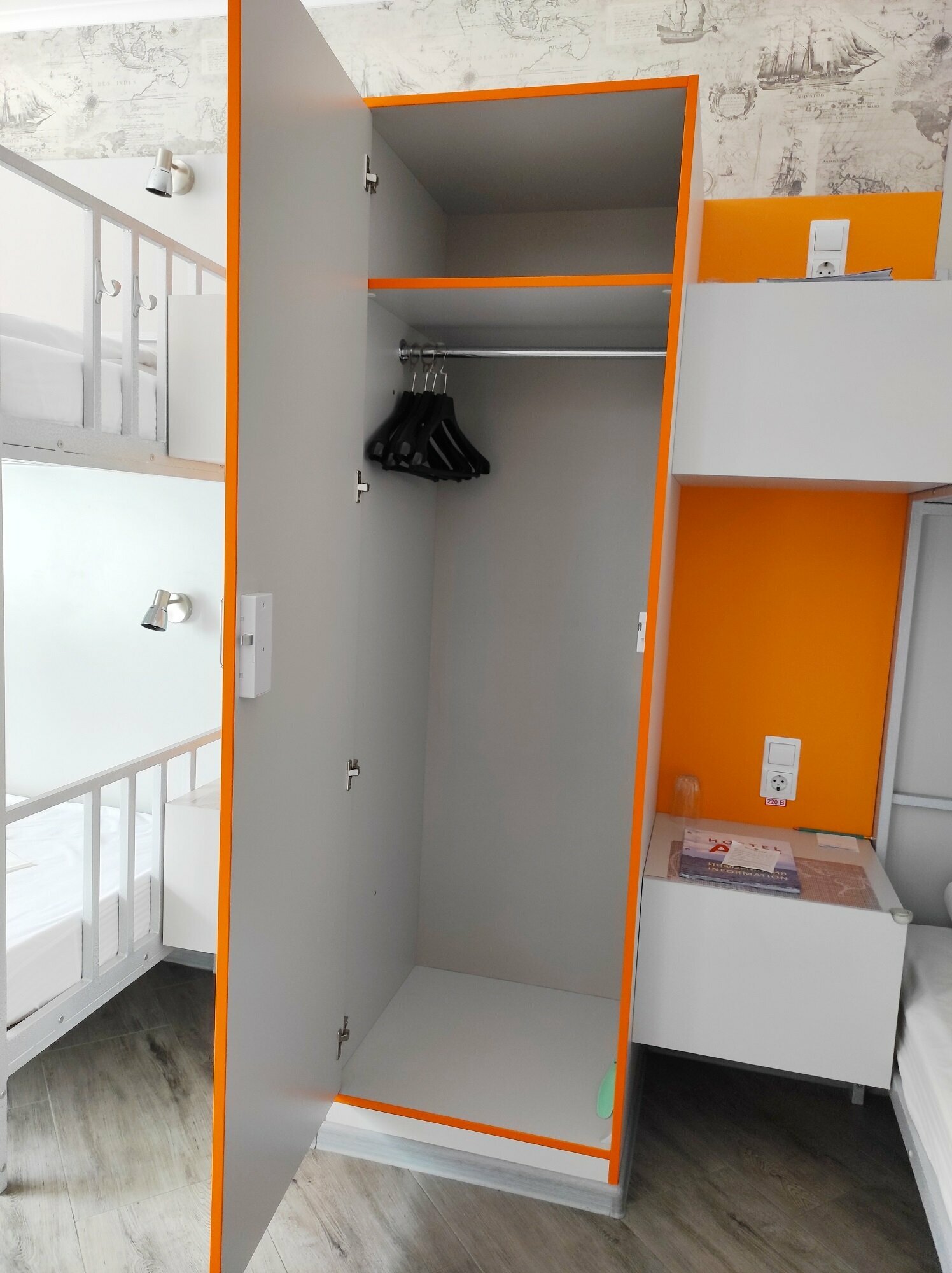 Мужской номер нижний (шторка)