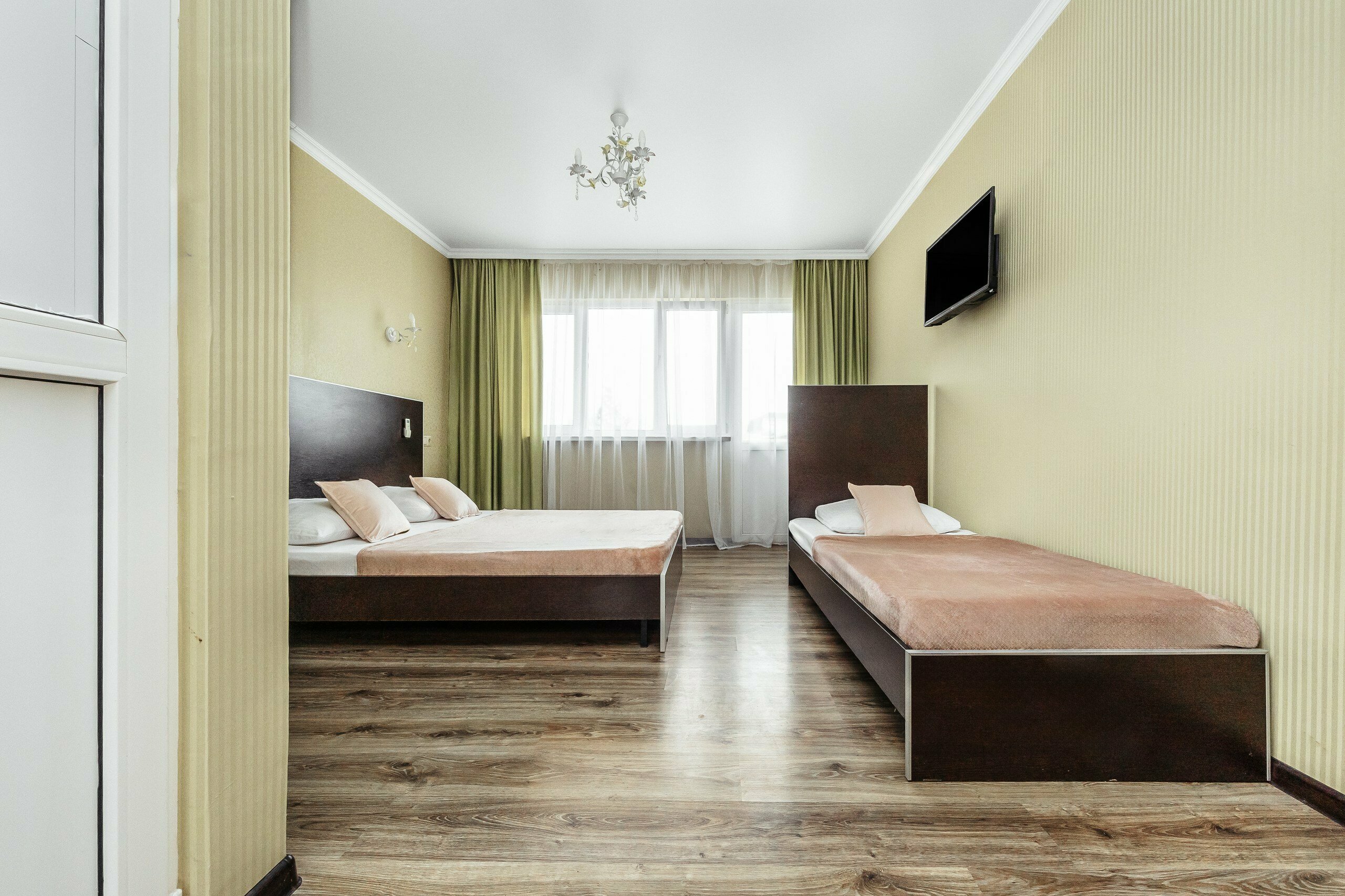 Трехместный номер с дополнительным местом БроНау Ася