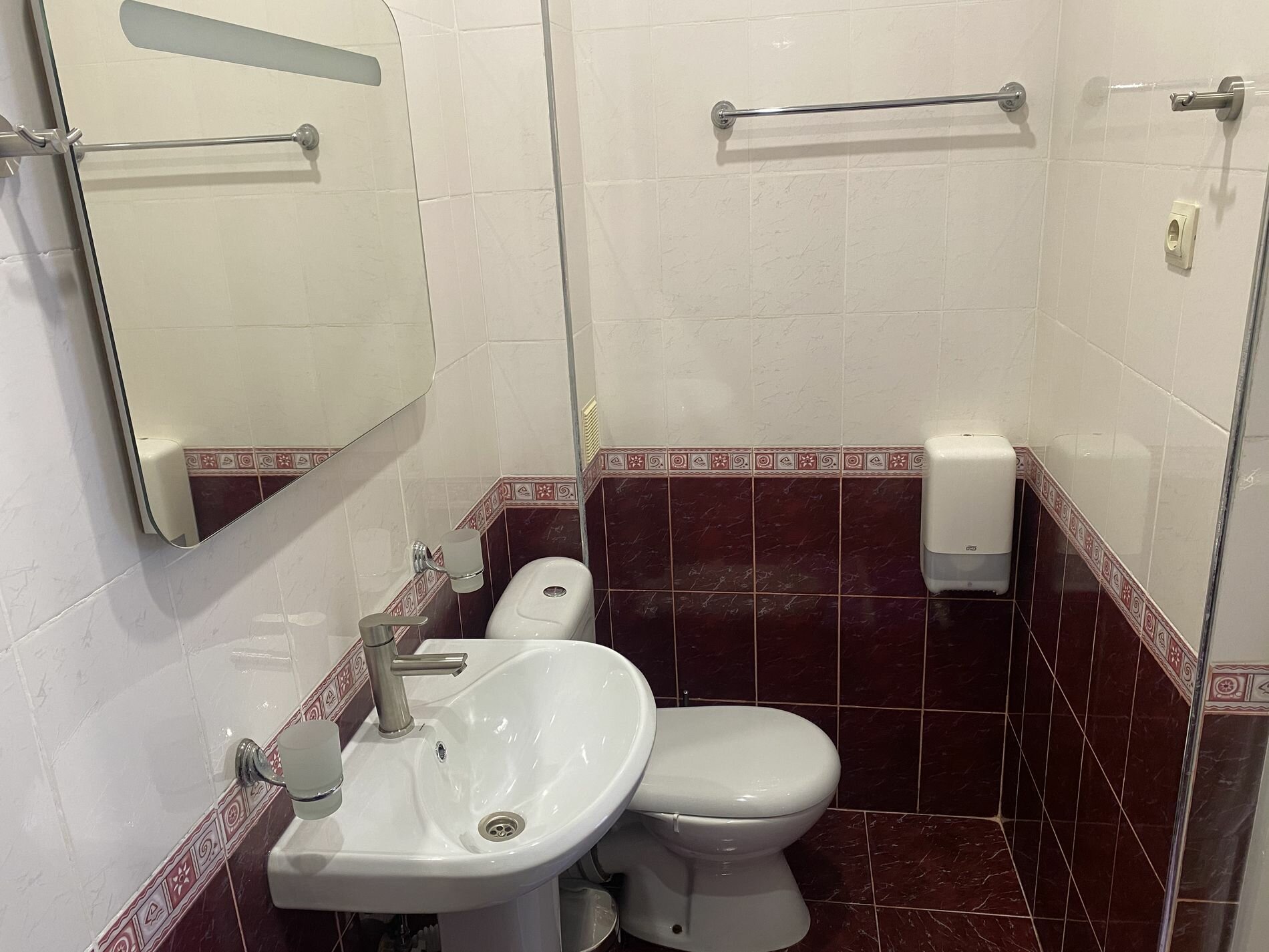 №2 2-х местный номер без балкона, первый этаж