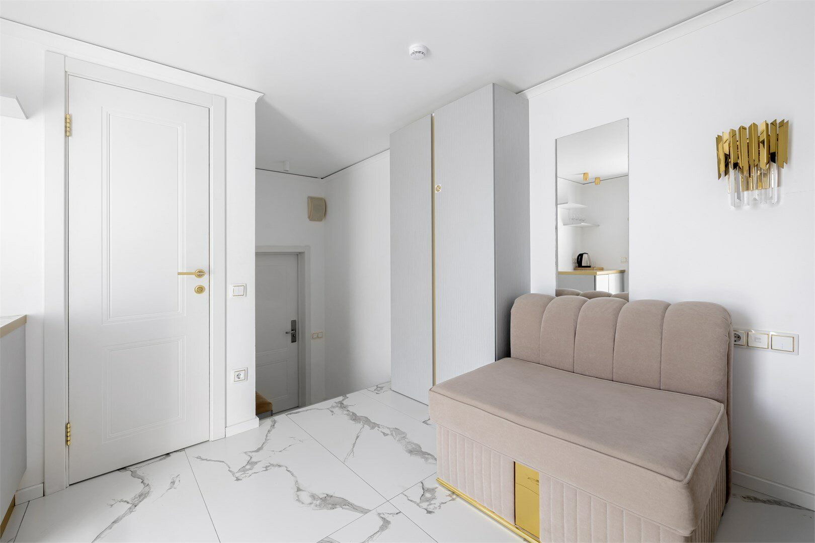 Студио с панорамным видом с террасой и джакузи