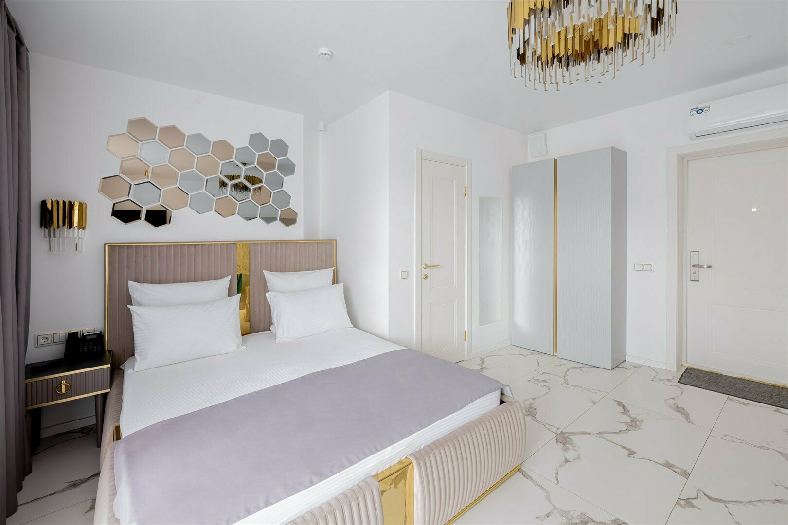 Делюкс видовой с балконом и террасой