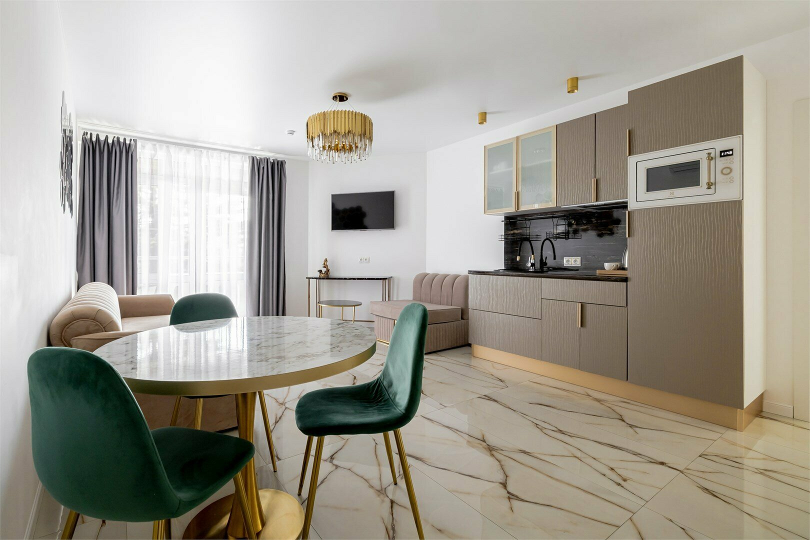 Люкс с балконом